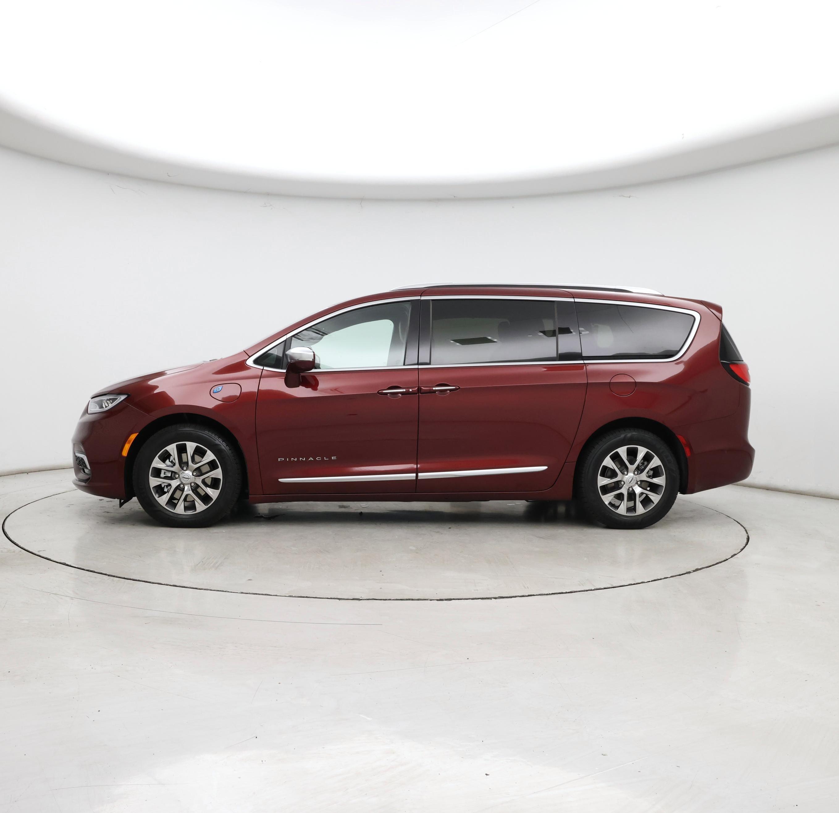 Thumbnail: 2022 Chrysler Pacifica - 3