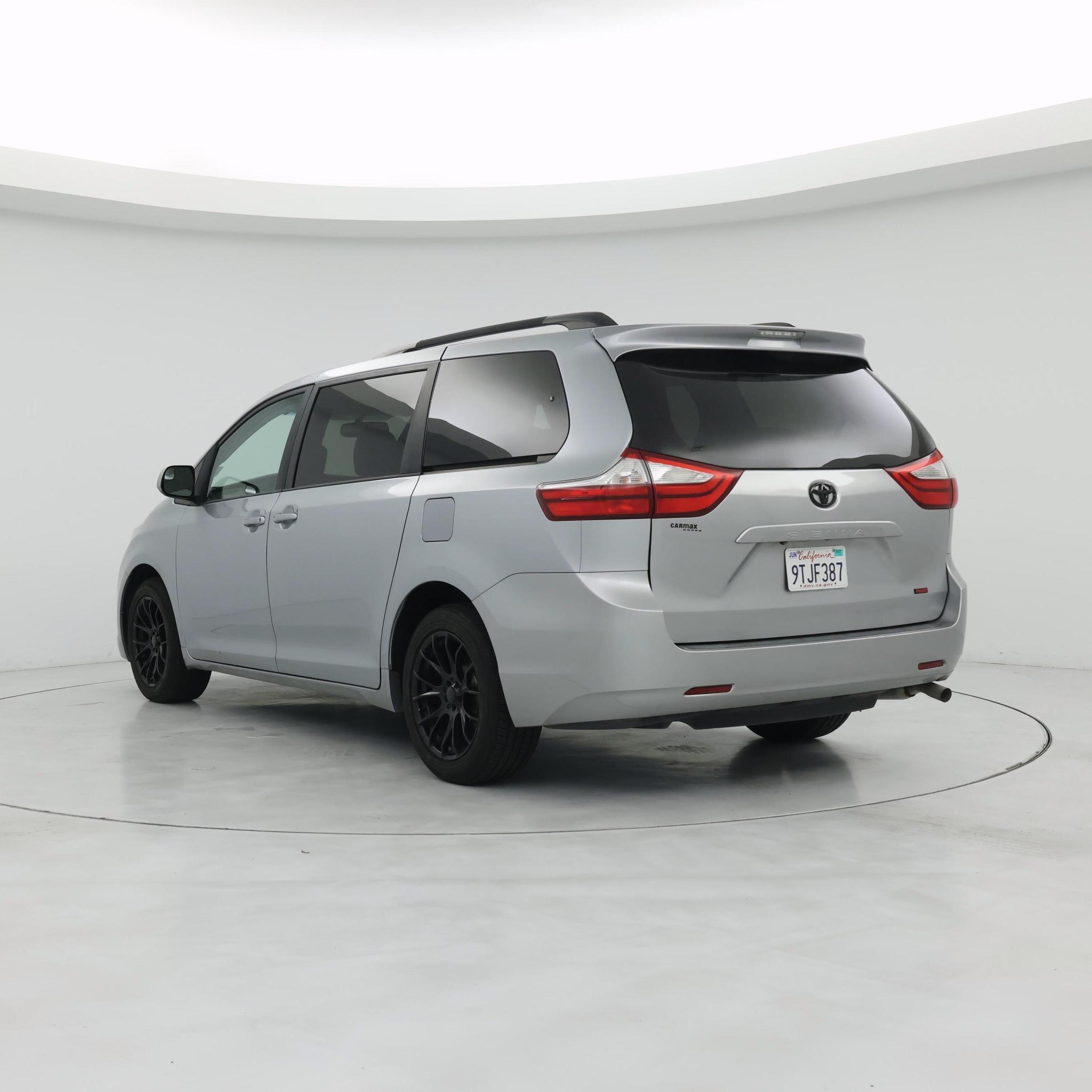 Thumbnail: 2015 Toyota Sienna - 2