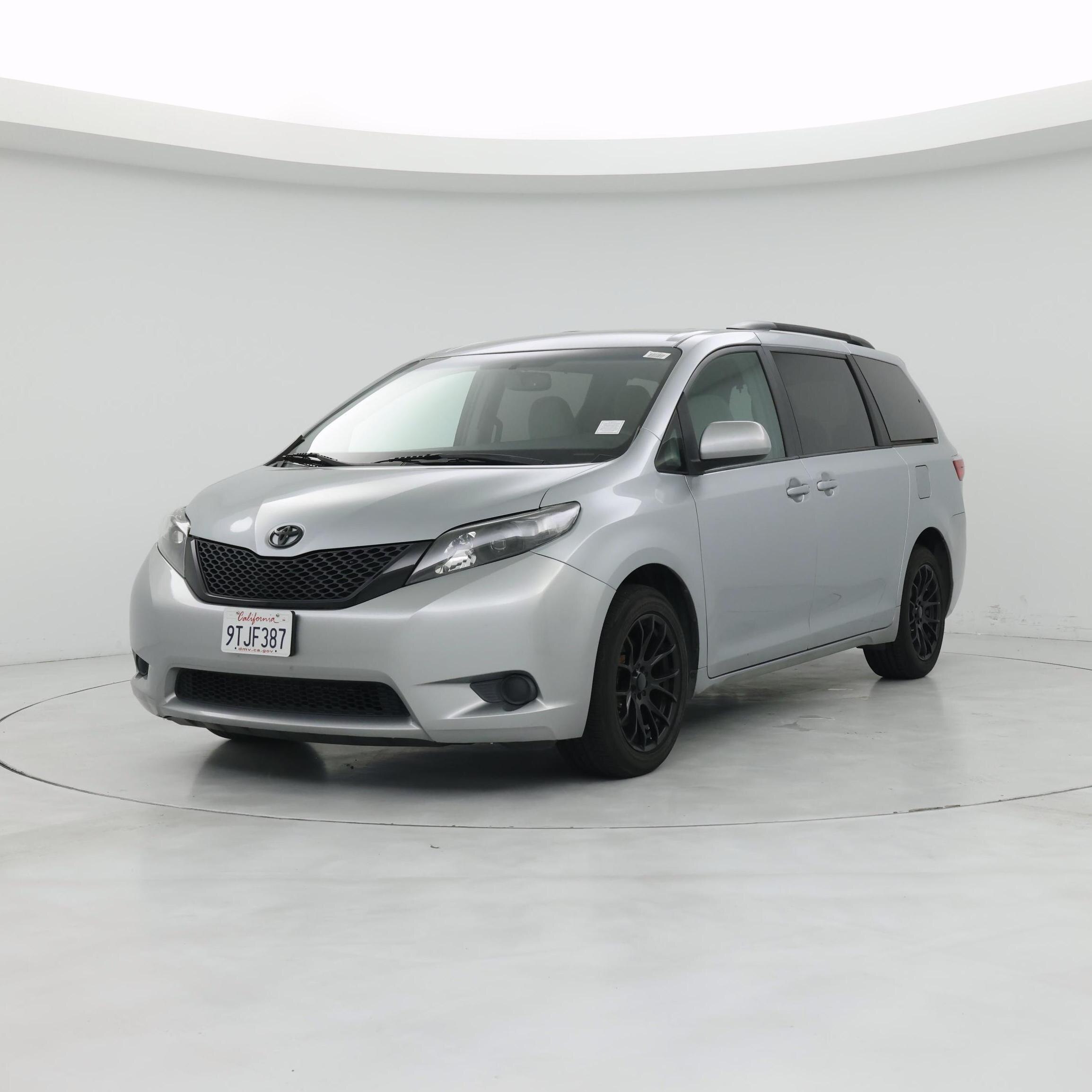 Thumbnail: 2015 Toyota Sienna - 4