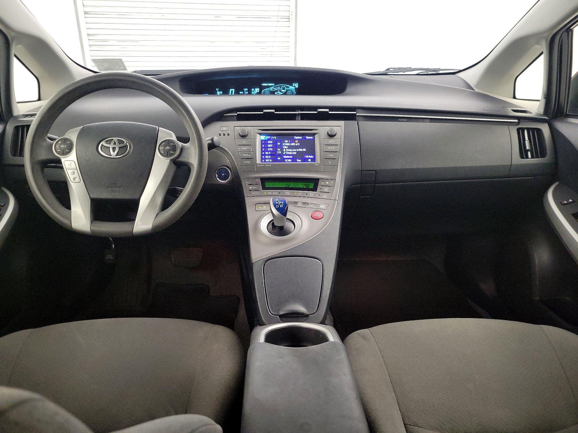 Thumbnail: 2015 Toyota Prius - 9