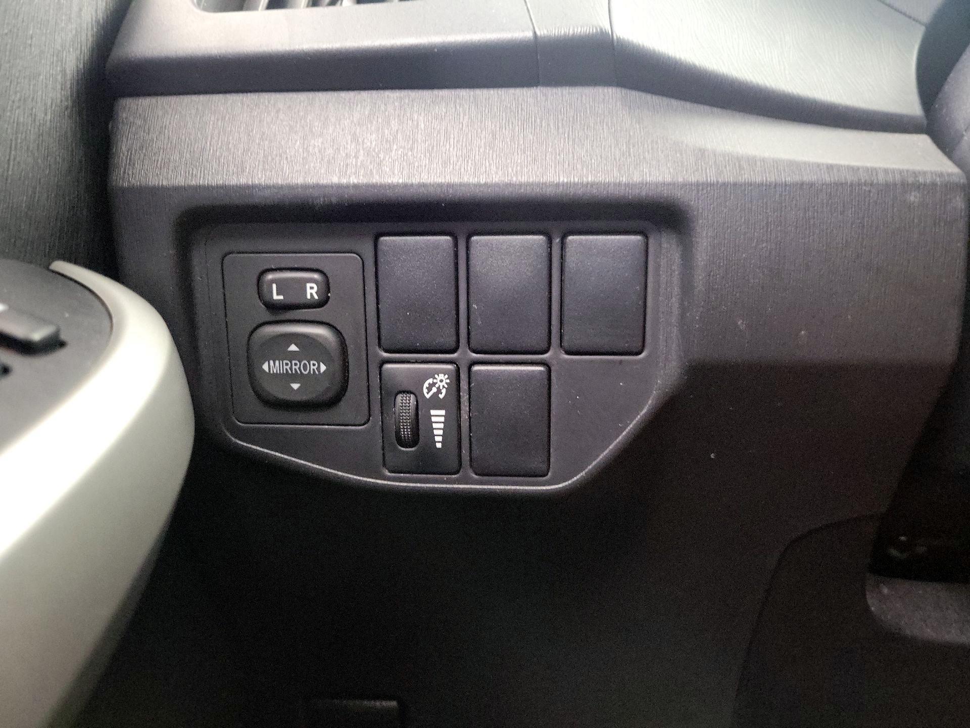 Thumbnail: 2015 Toyota Prius - 13