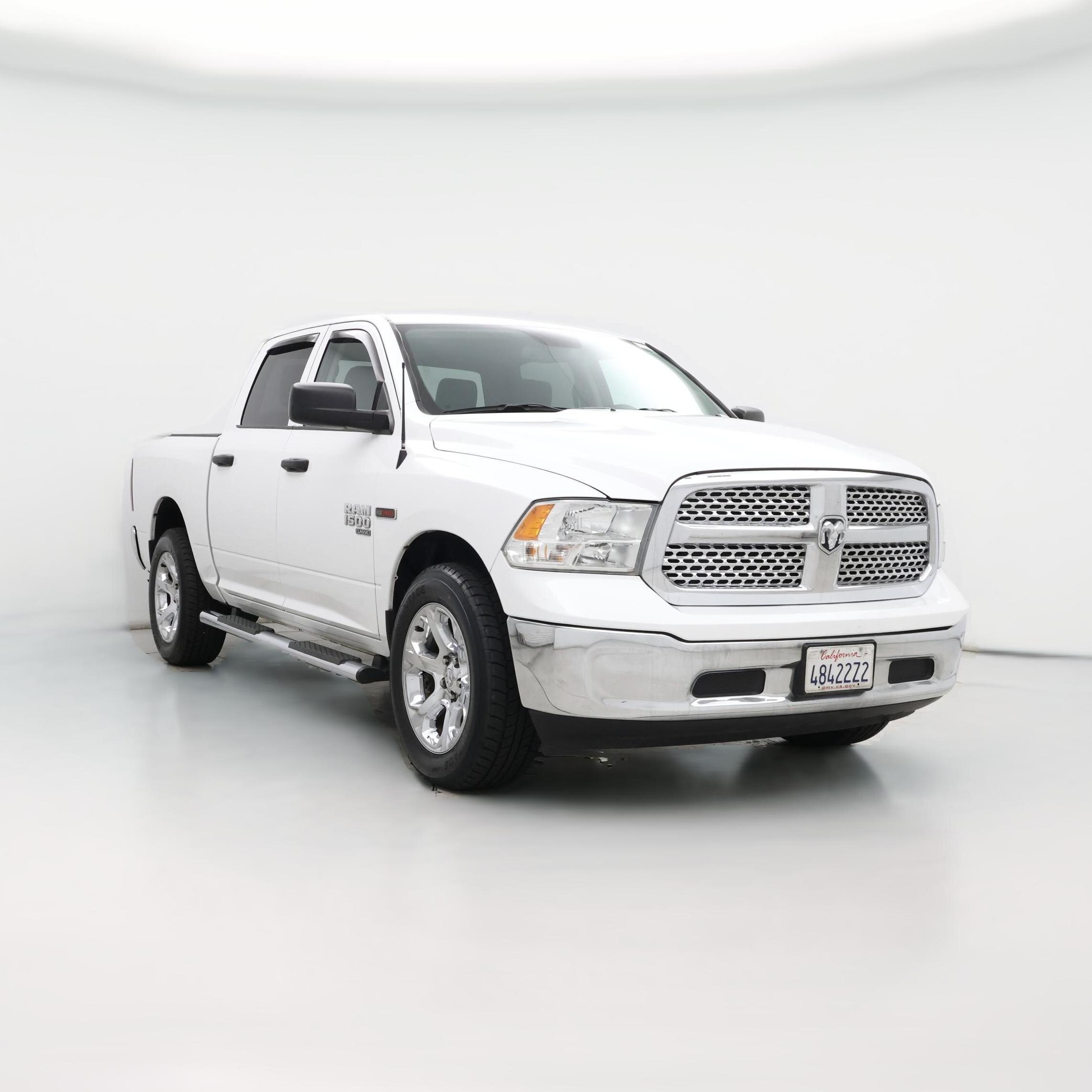 Thumbnail: 2019 RAM 1500 Classic - 1