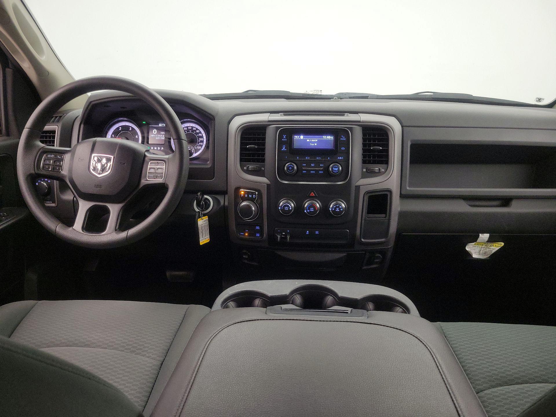 Thumbnail: 2019 RAM 1500 Classic - 9