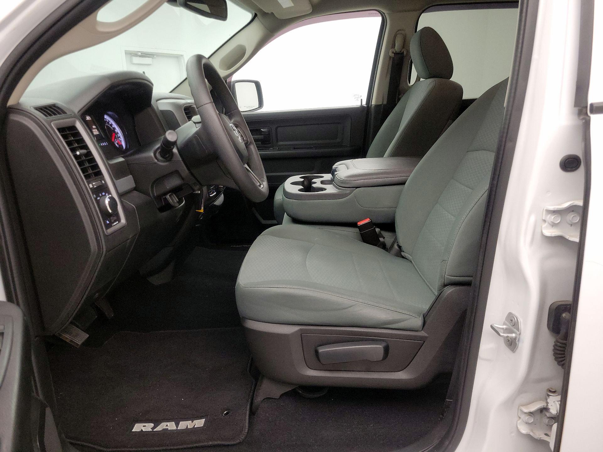 Thumbnail: 2019 RAM 1500 Classic - 11