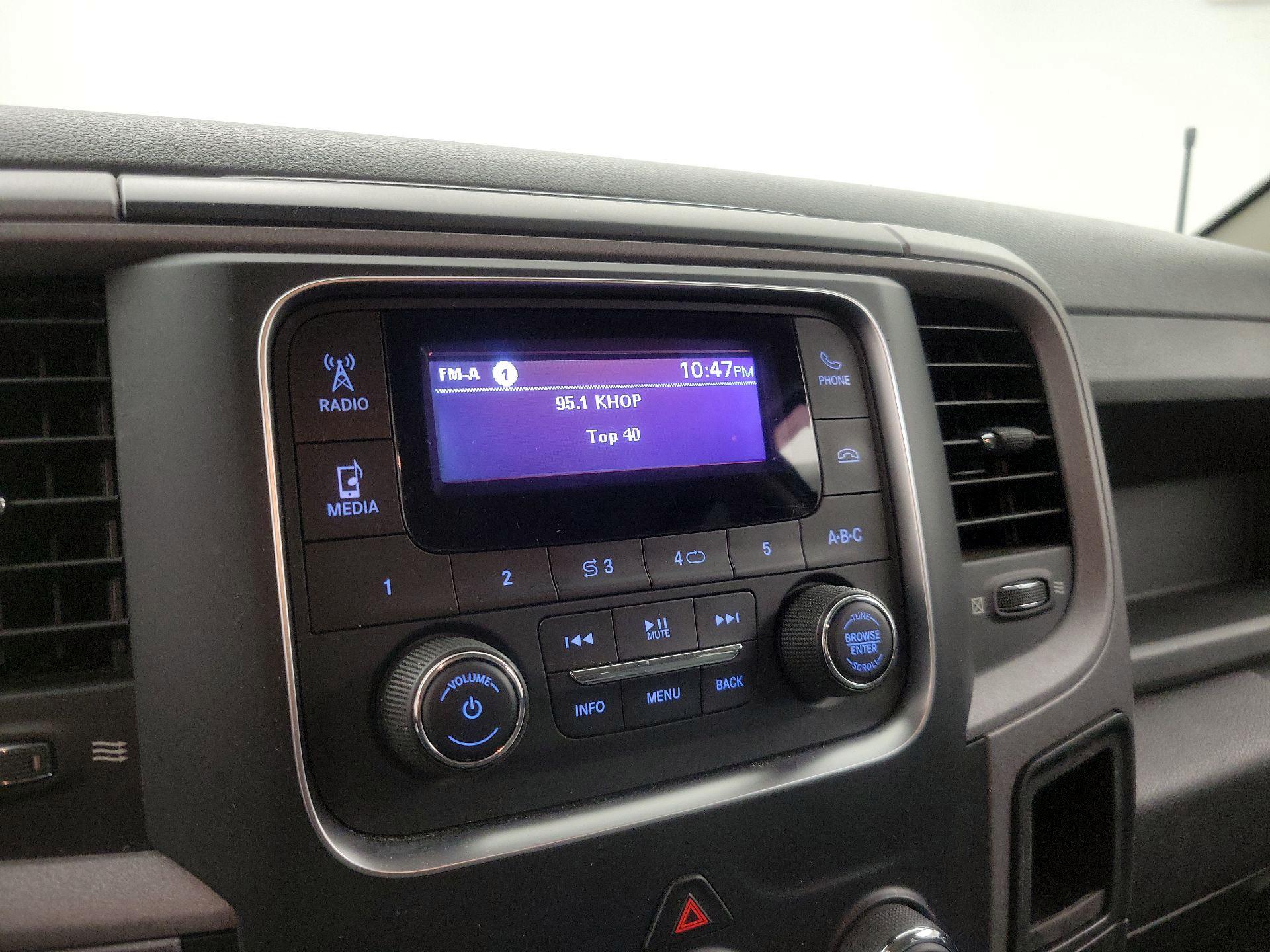 Thumbnail: 2019 RAM 1500 Classic - 15