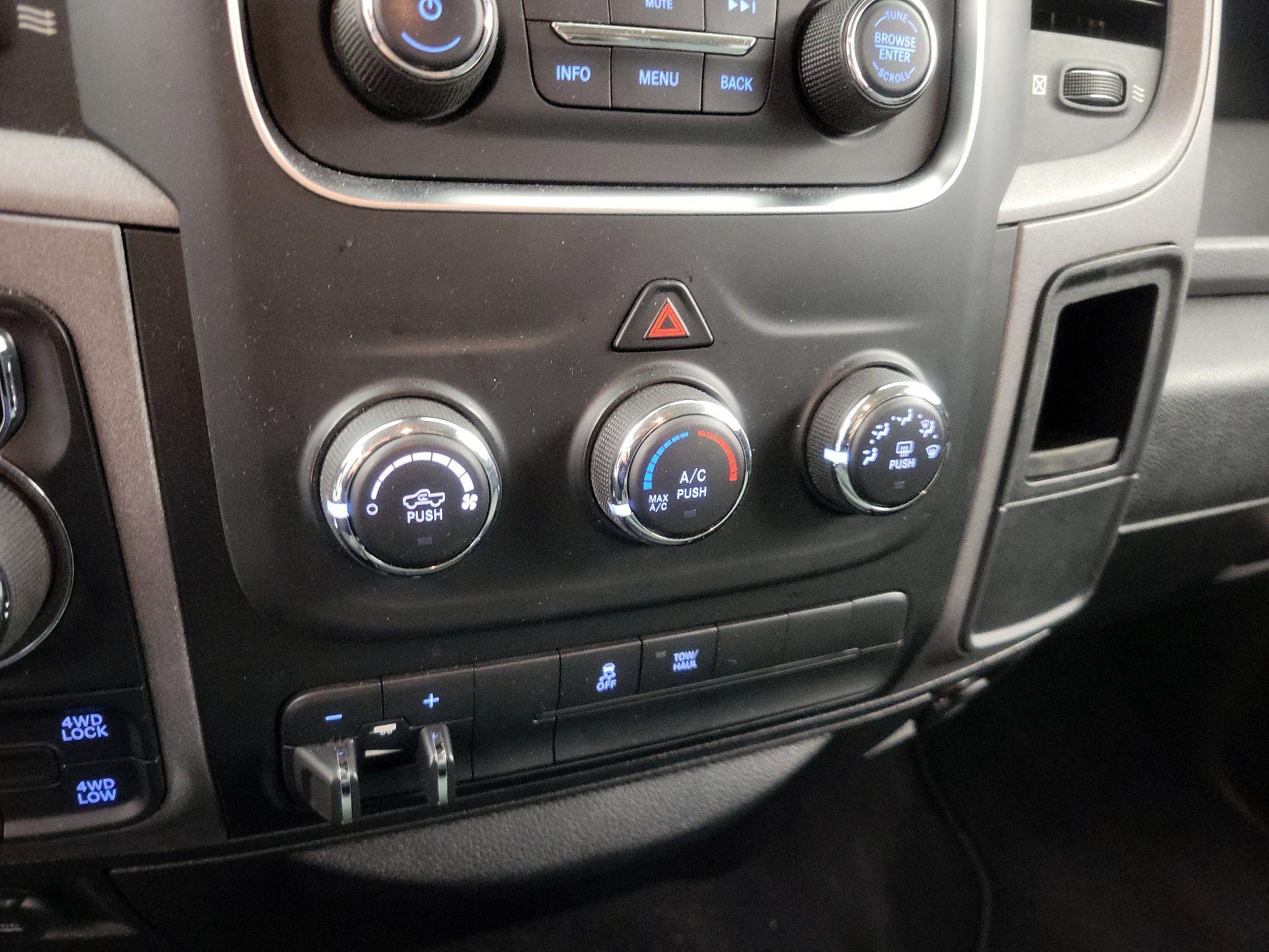 Thumbnail: 2019 RAM 1500 Classic - 16