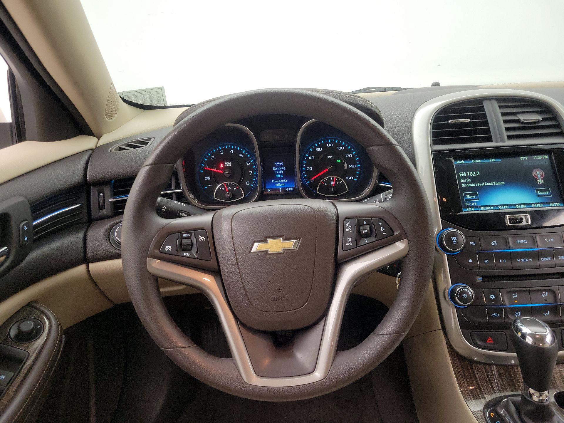Thumbnail: 2014 Chevrolet Malibu - 10