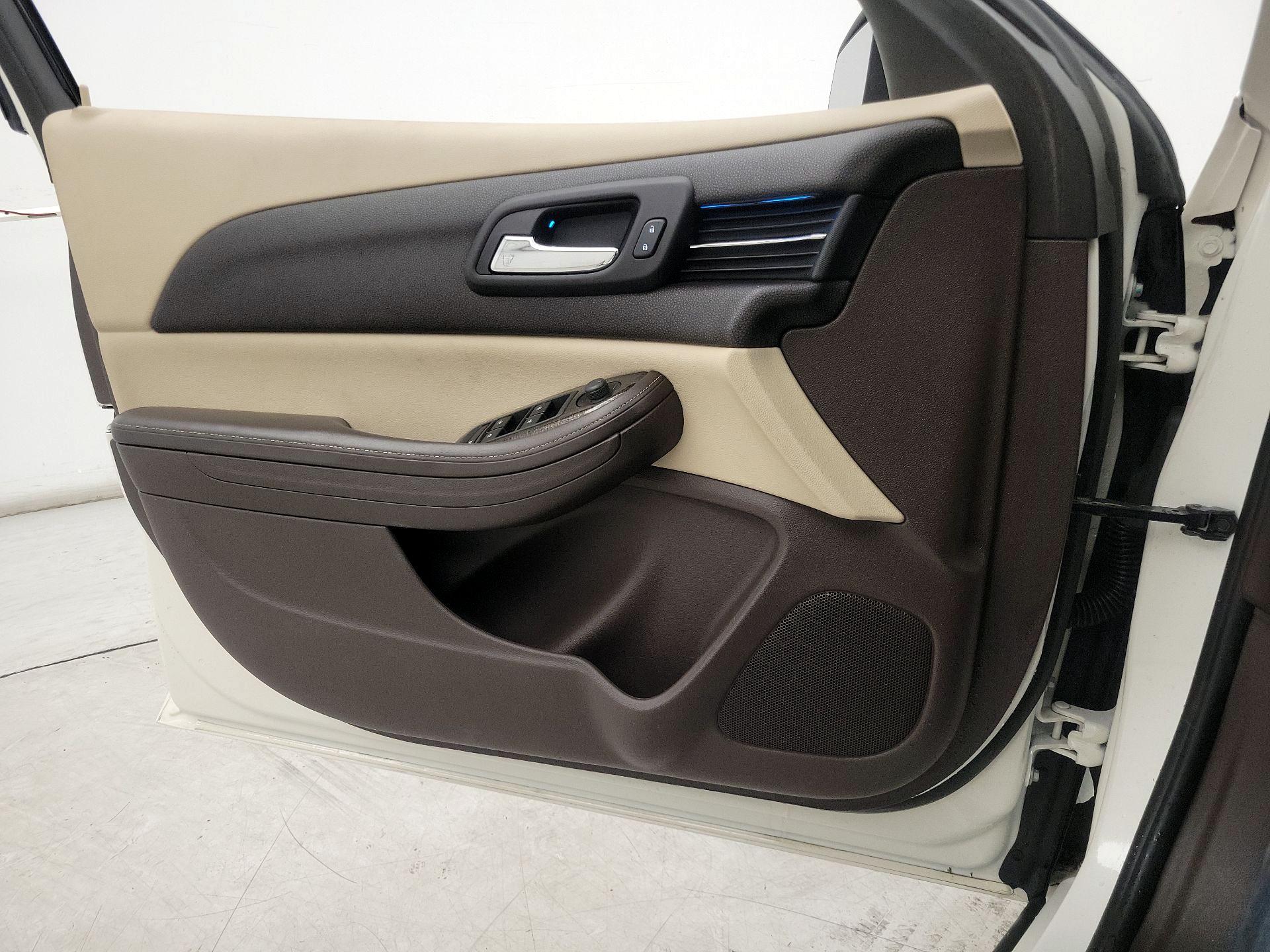Thumbnail: 2014 Chevrolet Malibu - 12