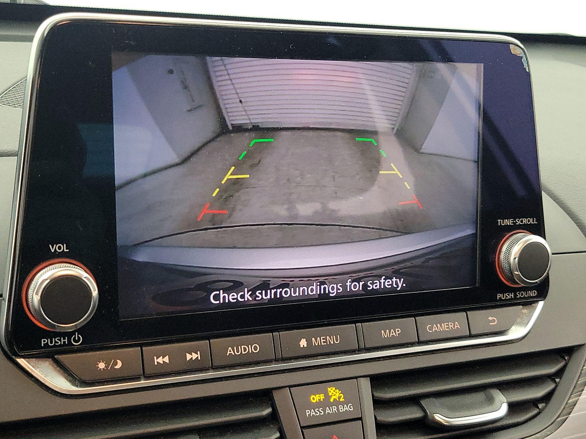 Thumbnail: 2019 Nissan Altima - 15
