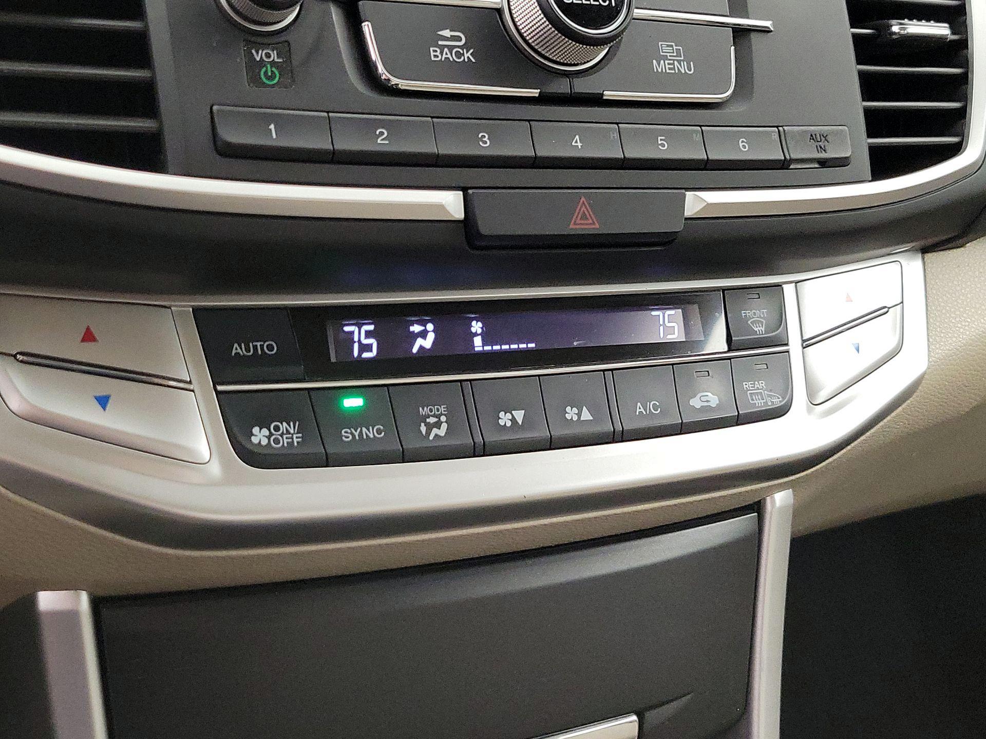 Thumbnail: 2015 Honda Accord - 16
