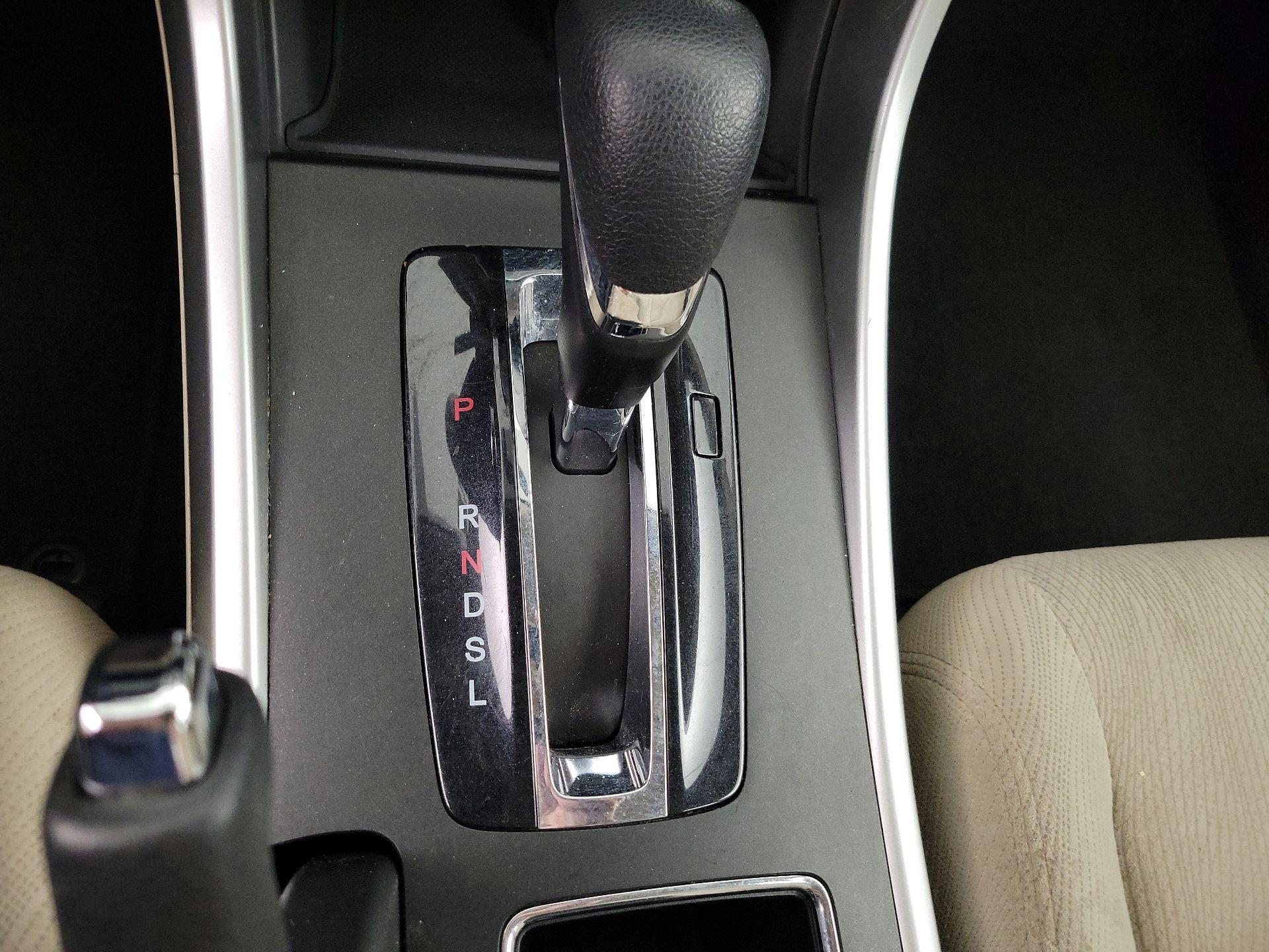Thumbnail: 2015 Honda Accord - 17