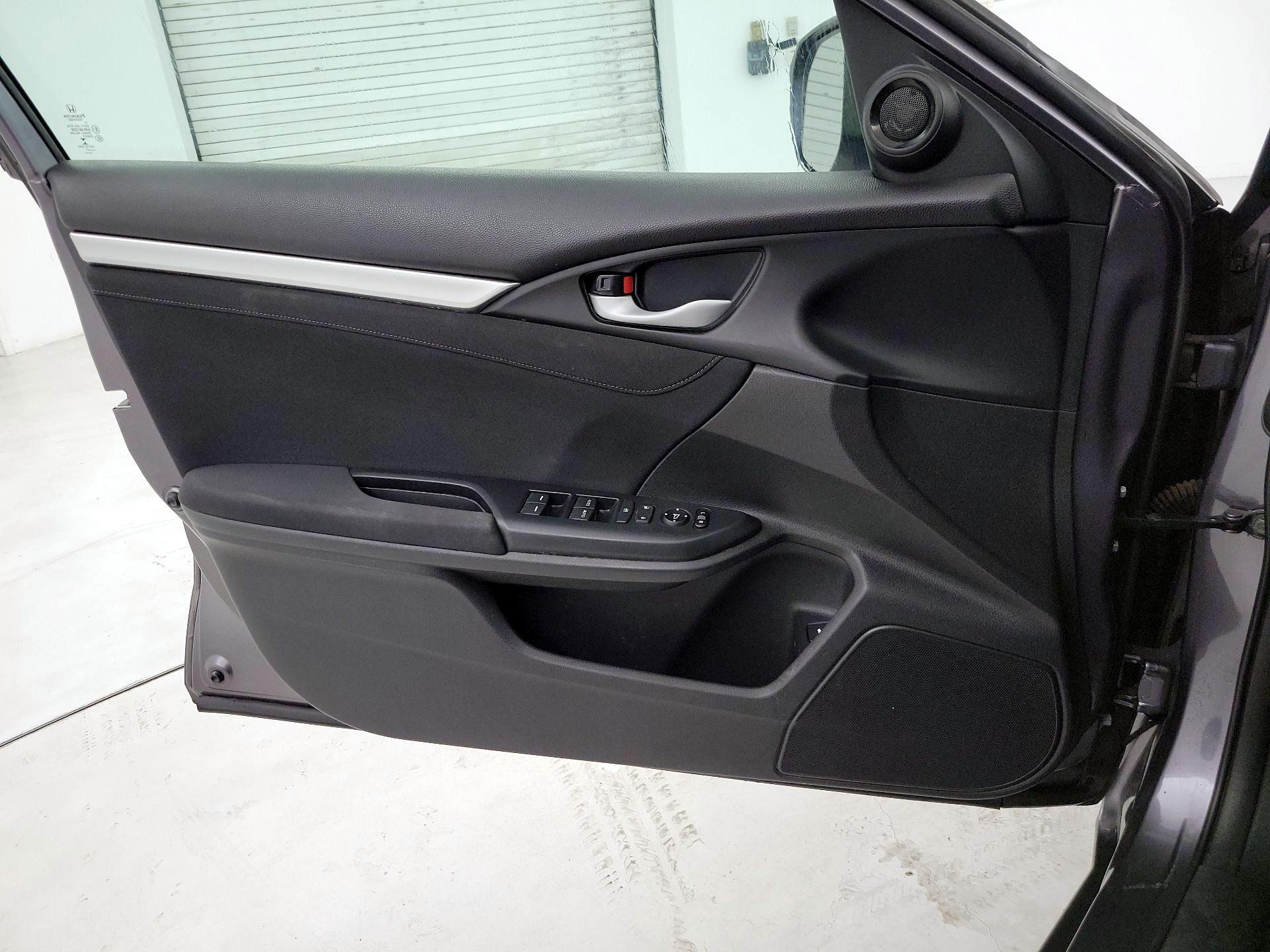 Thumbnail: 2017 Honda Civic - 12