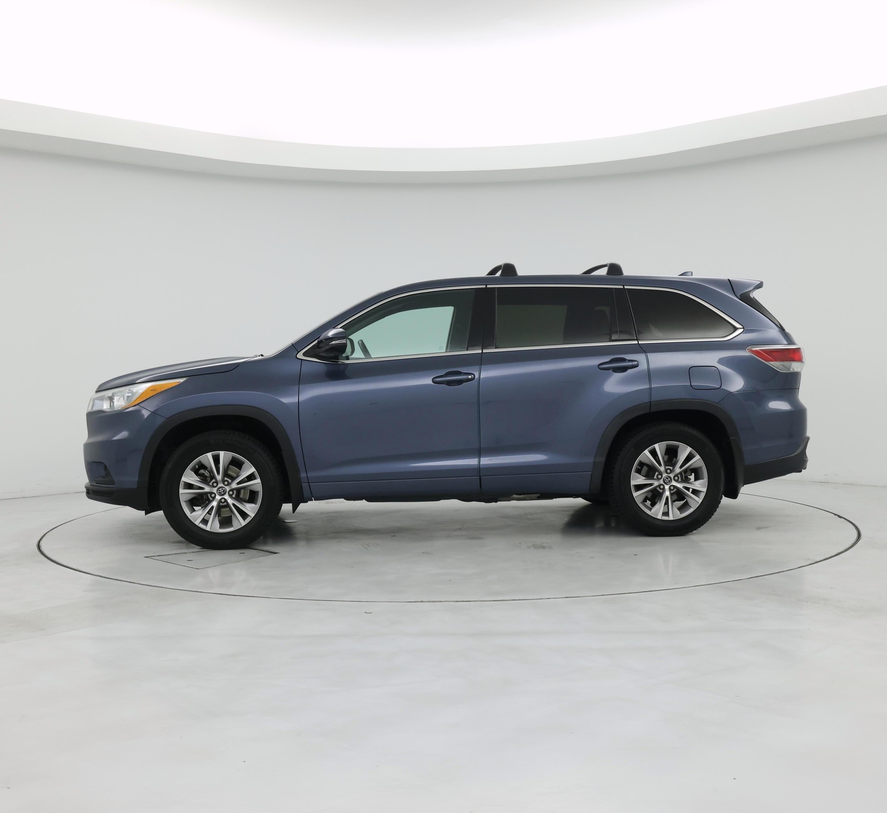 Thumbnail: 2016 Toyota Highlander - 3