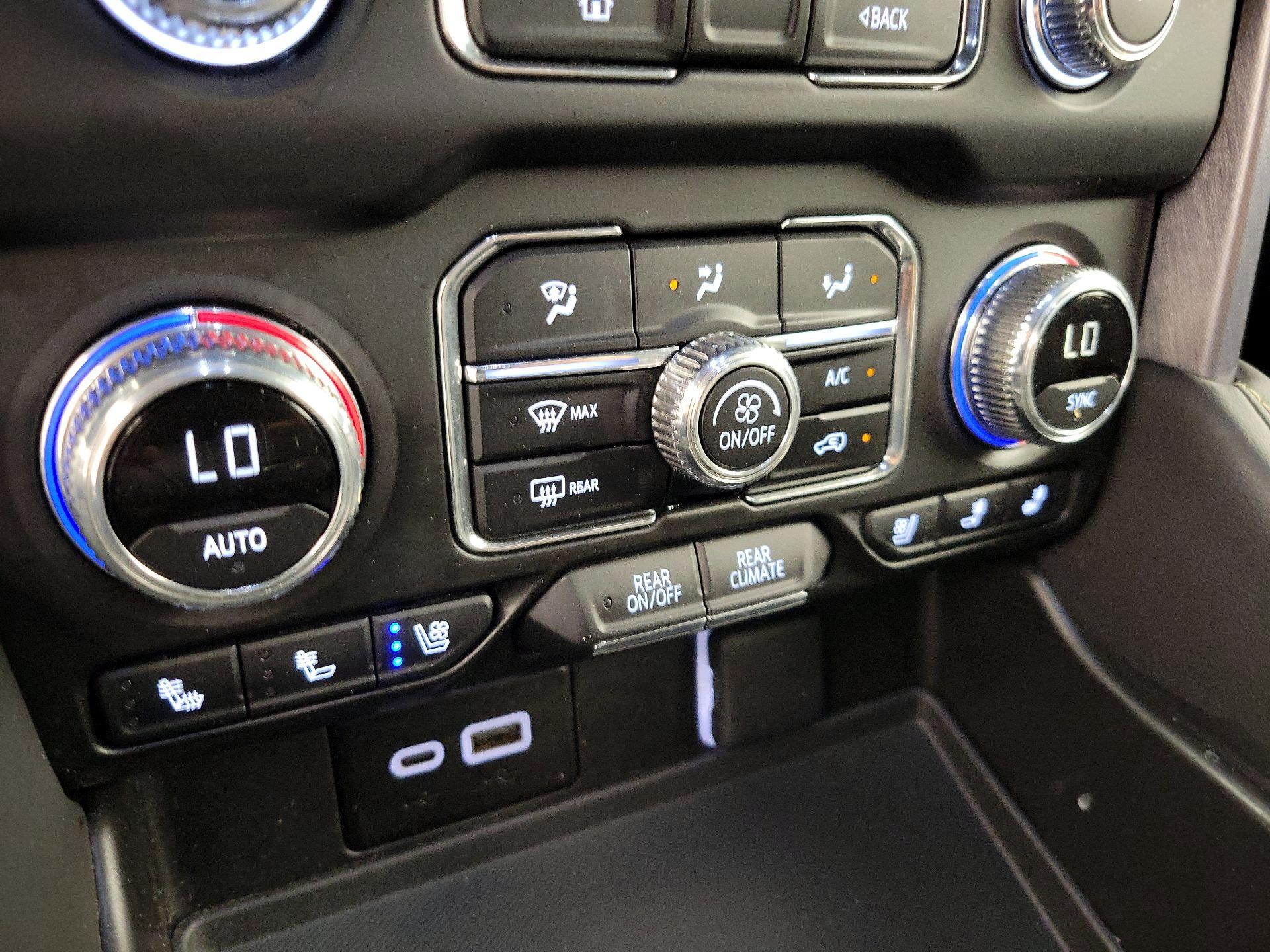 Thumbnail: 2024 GMC Yukon XL - 17