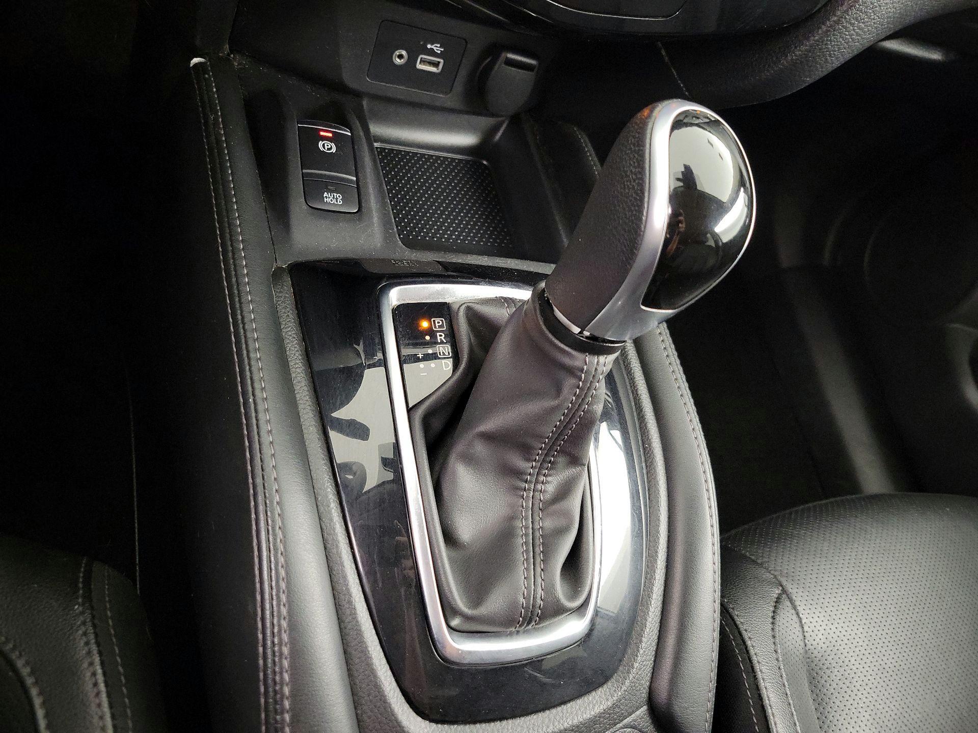 Thumbnail: 2019 Nissan Rogue - 18