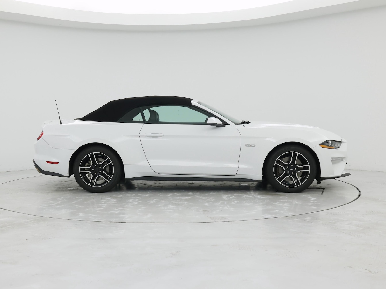 2020 Ford Mustang GT Premium - Photo 8