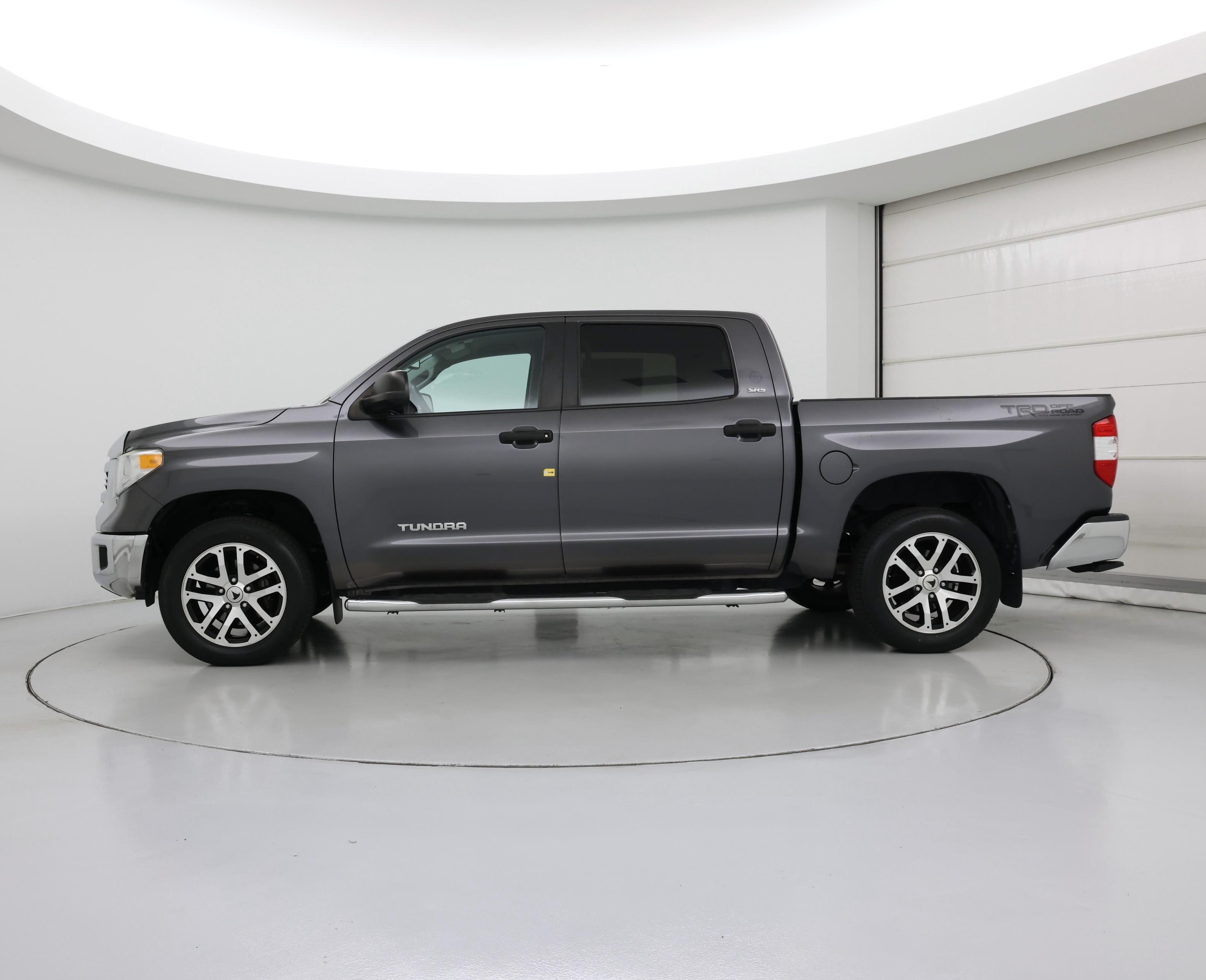 Thumbnail: 2017 Toyota Tundra - 3