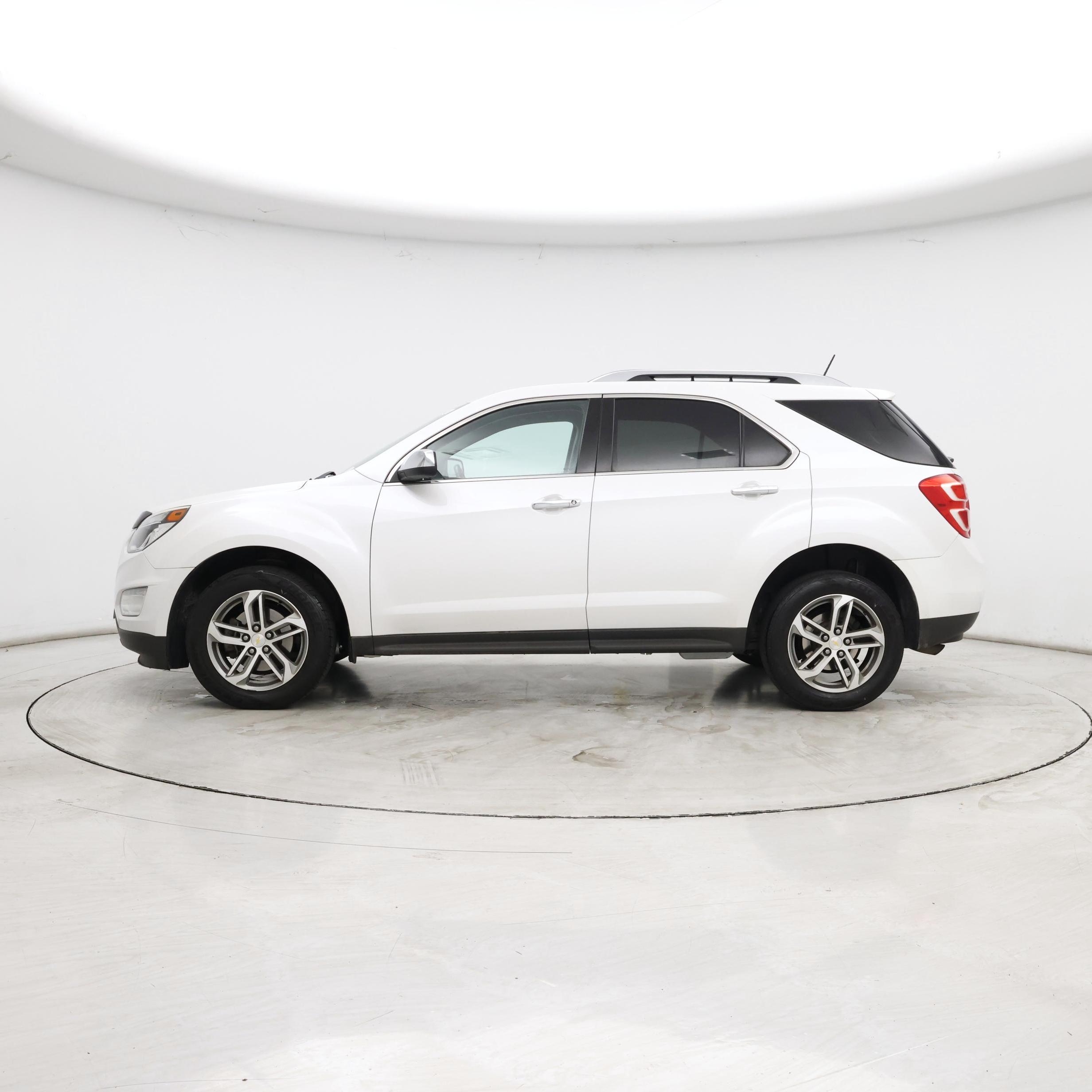 Thumbnail: 2016 Chevrolet Equinox - 3