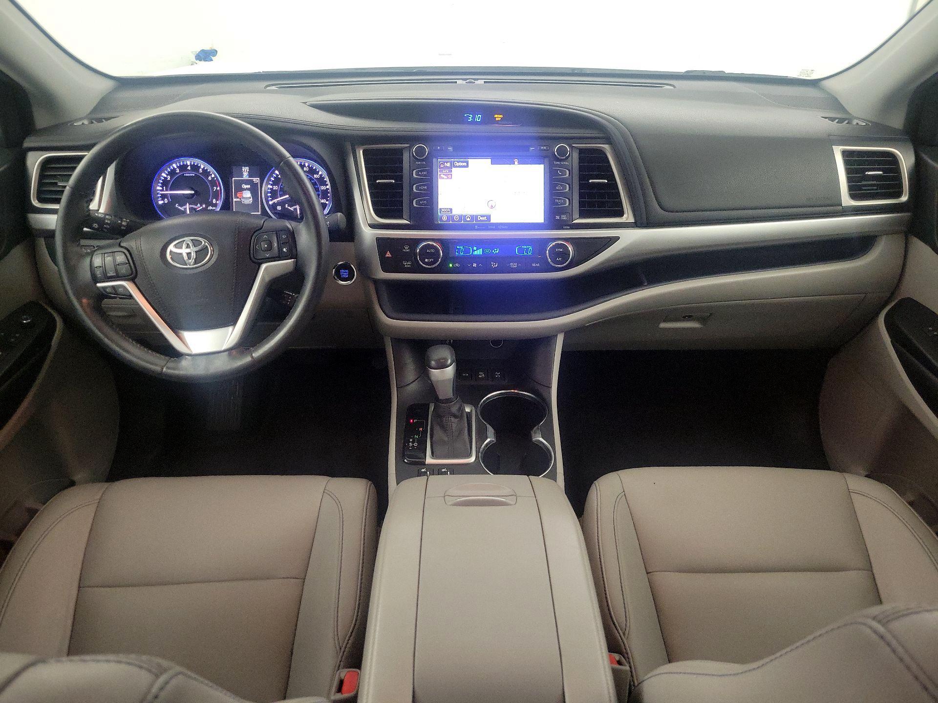 Thumbnail: 2016 Toyota Highlander - 9