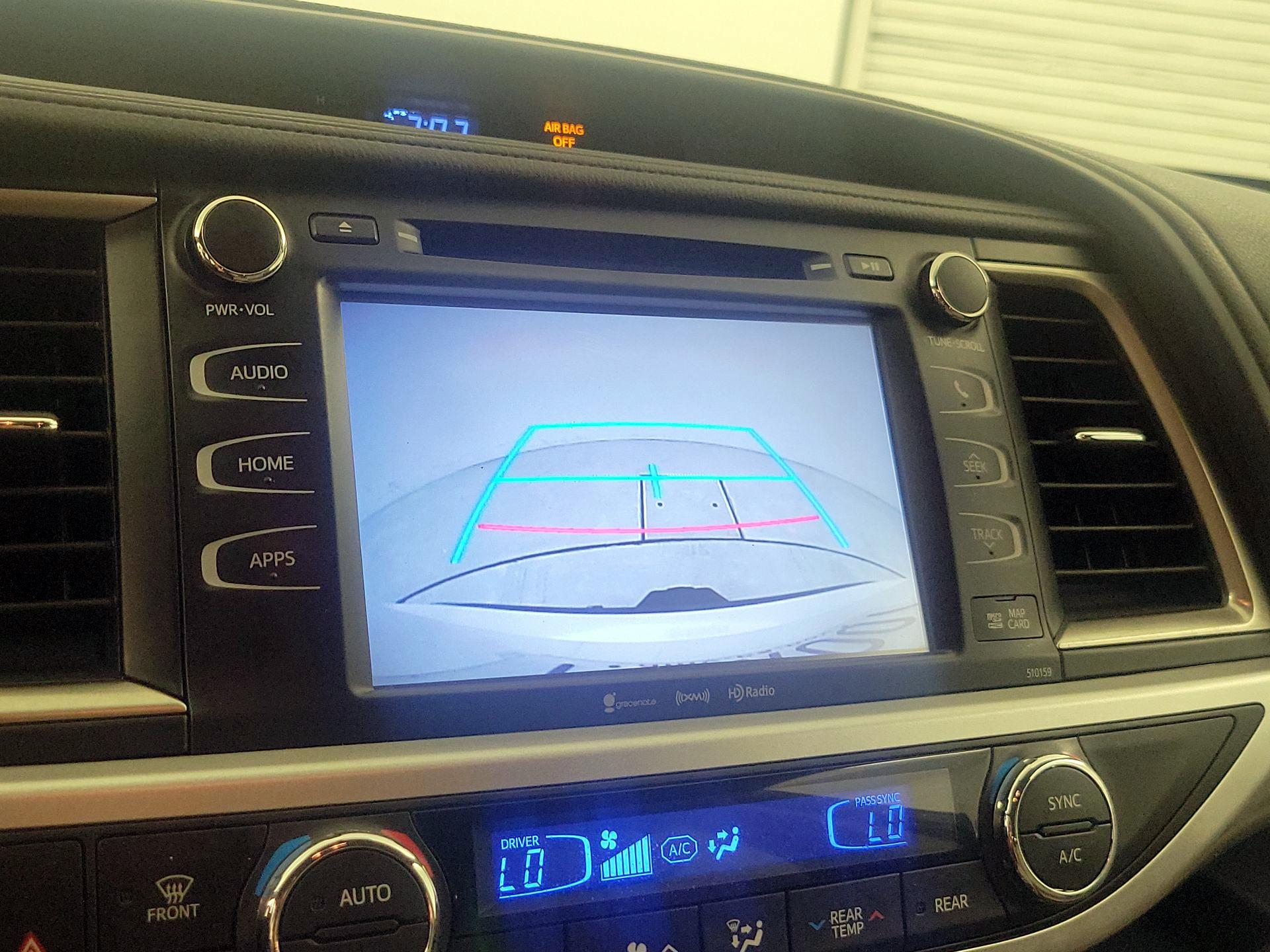Thumbnail: 2016 Toyota Highlander - 14