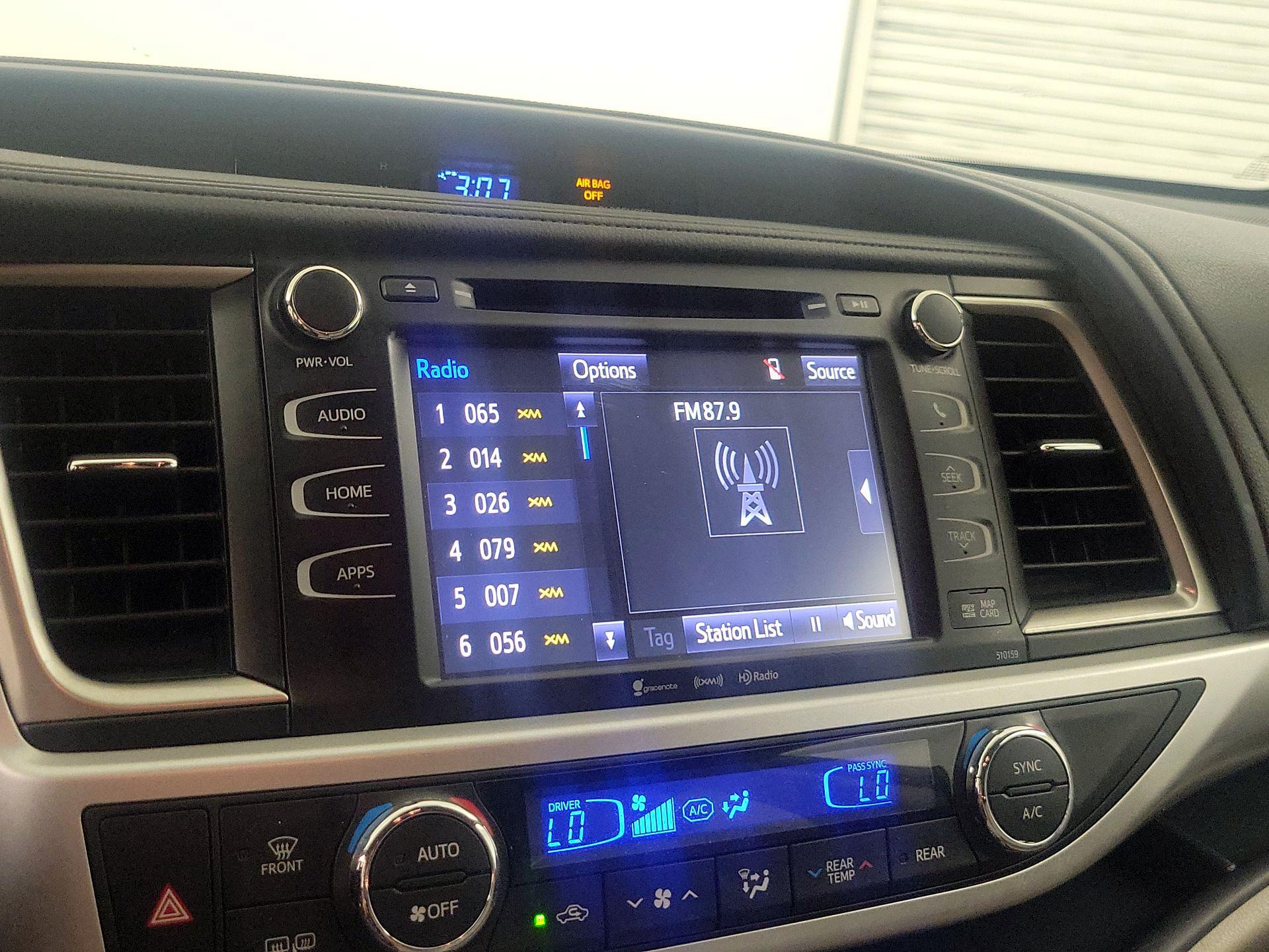 Thumbnail: 2016 Toyota Highlander - 15
