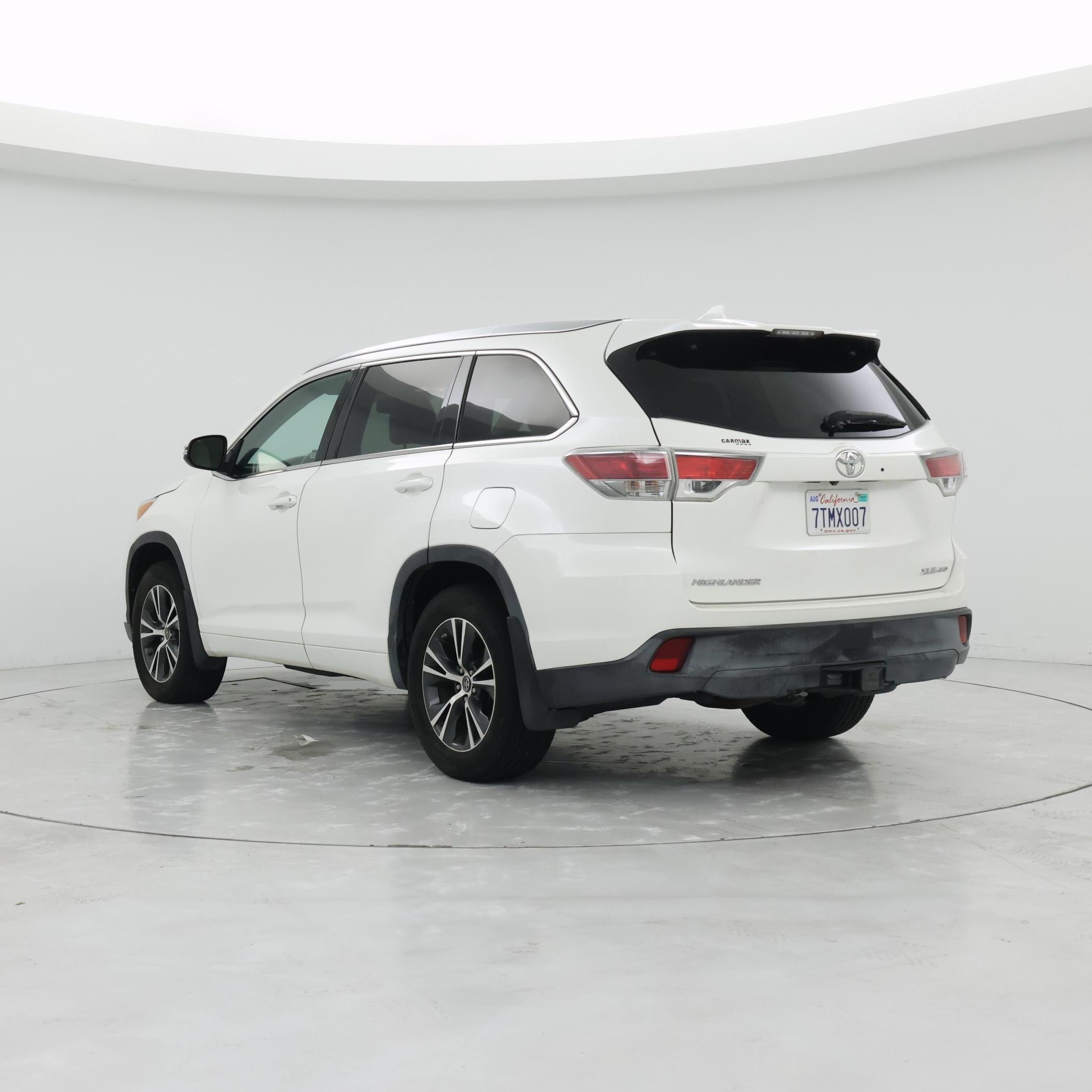 Thumbnail: 2016 Toyota Highlander - 2