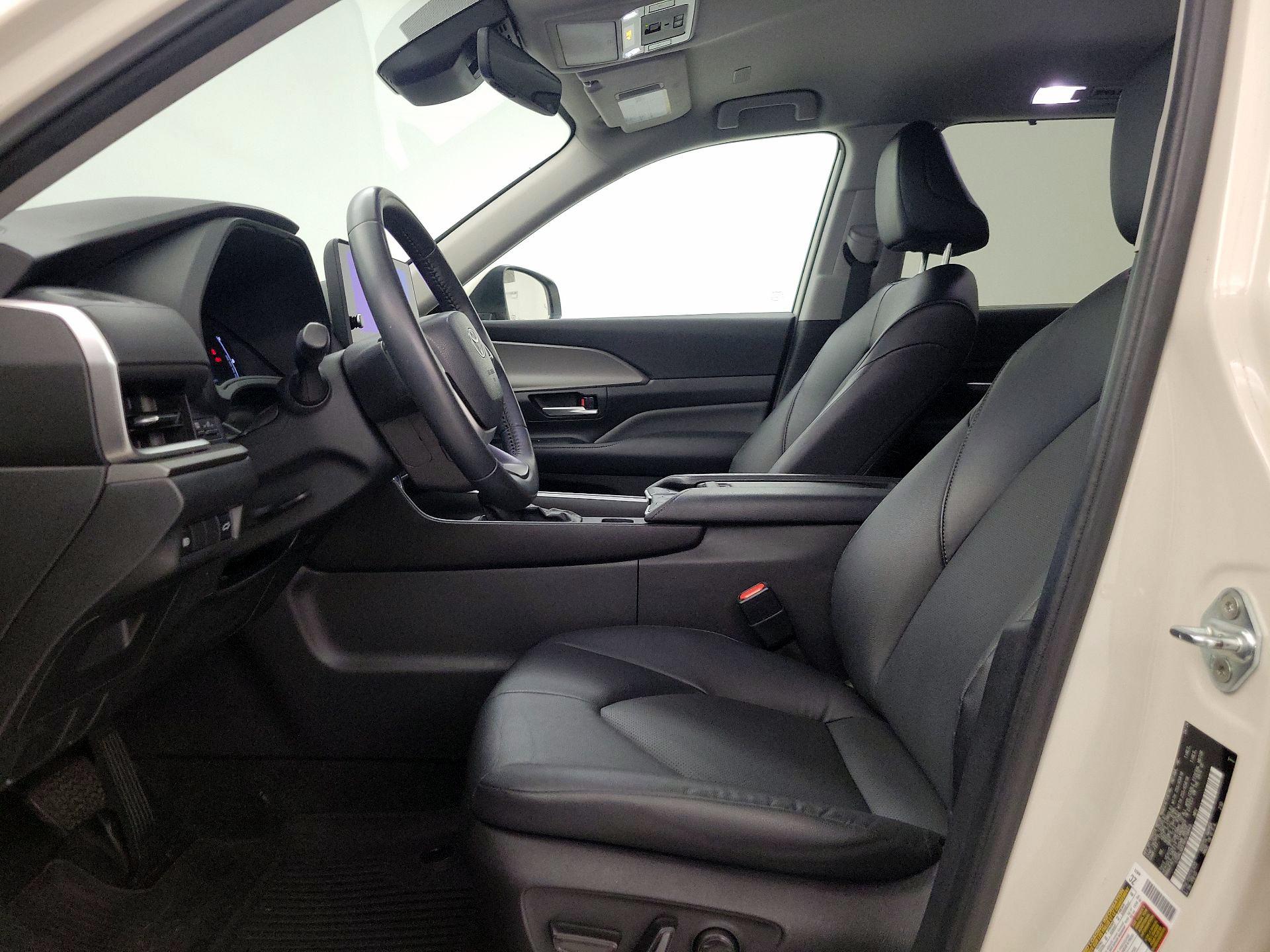 Thumbnail: 2024 Toyota Highlander - 11