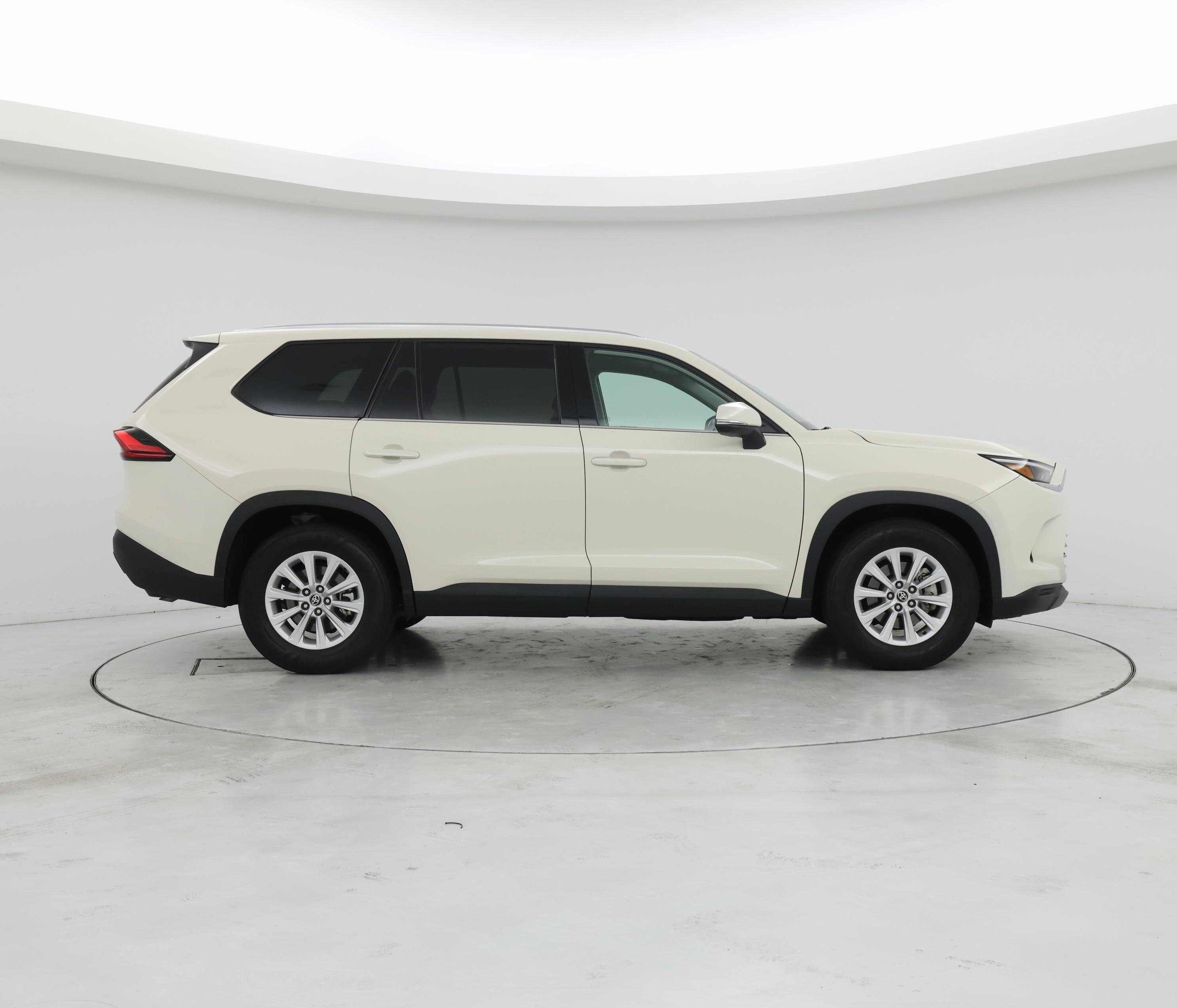 Thumbnail: 2024 Toyota Highlander - 7