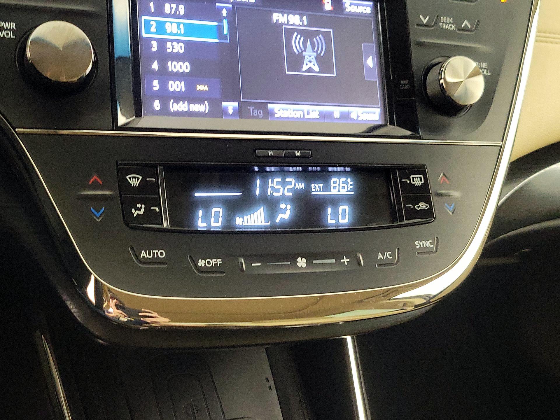 Thumbnail: 2016 Toyota Avalon - 17
