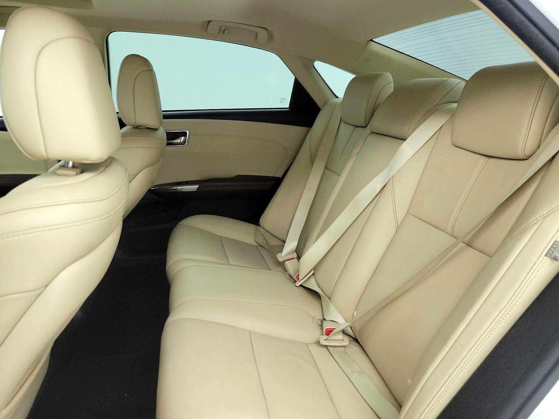 Thumbnail: 2016 Toyota Avalon - 20