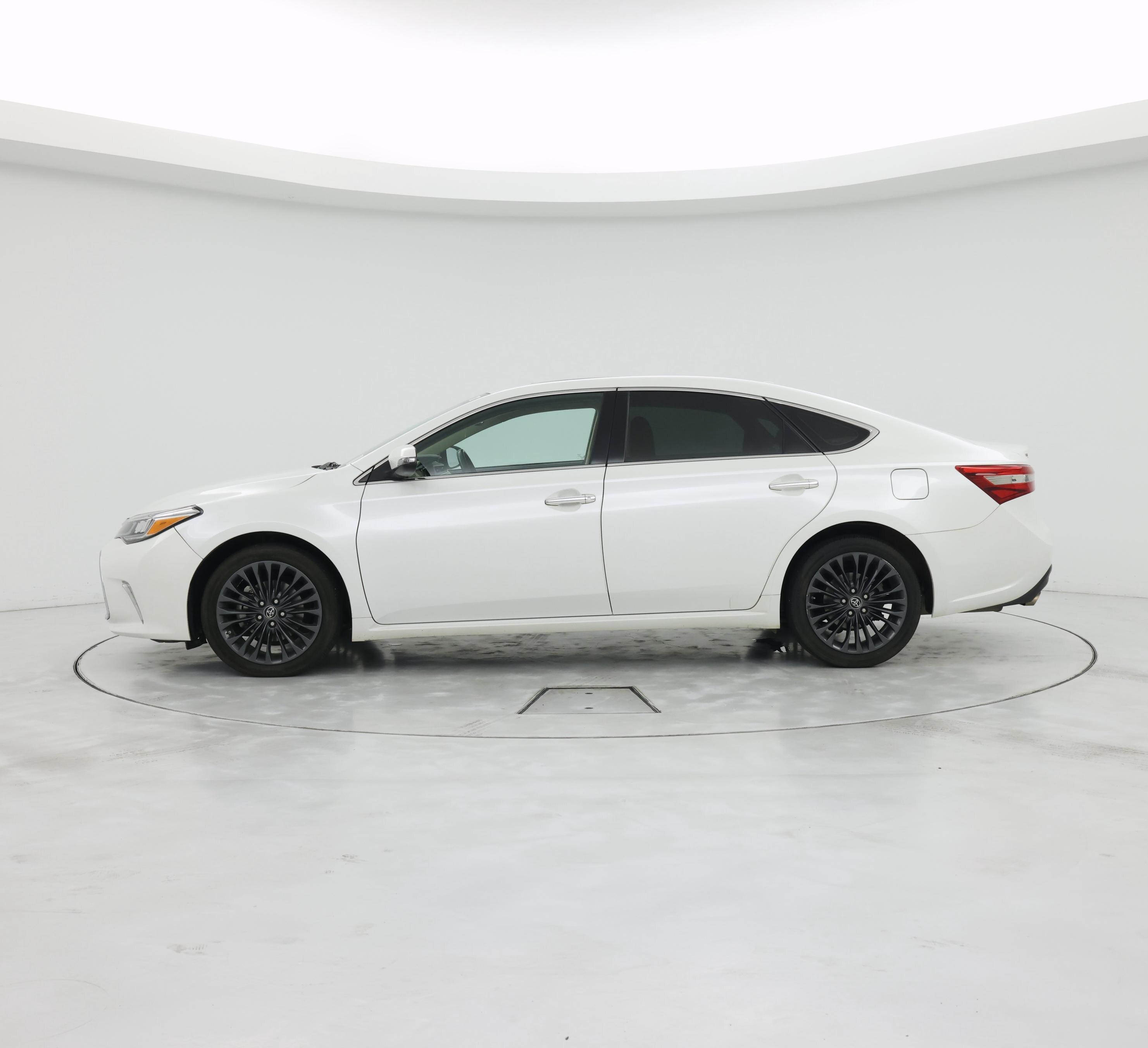 Thumbnail: 2016 Toyota Avalon - 3