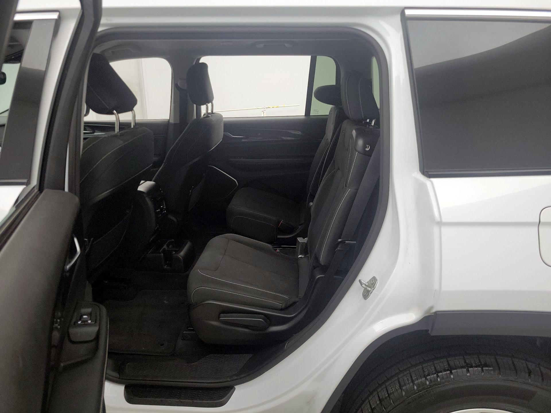 Thumbnail: 2022 Jeep Grand Cherokee L - 19