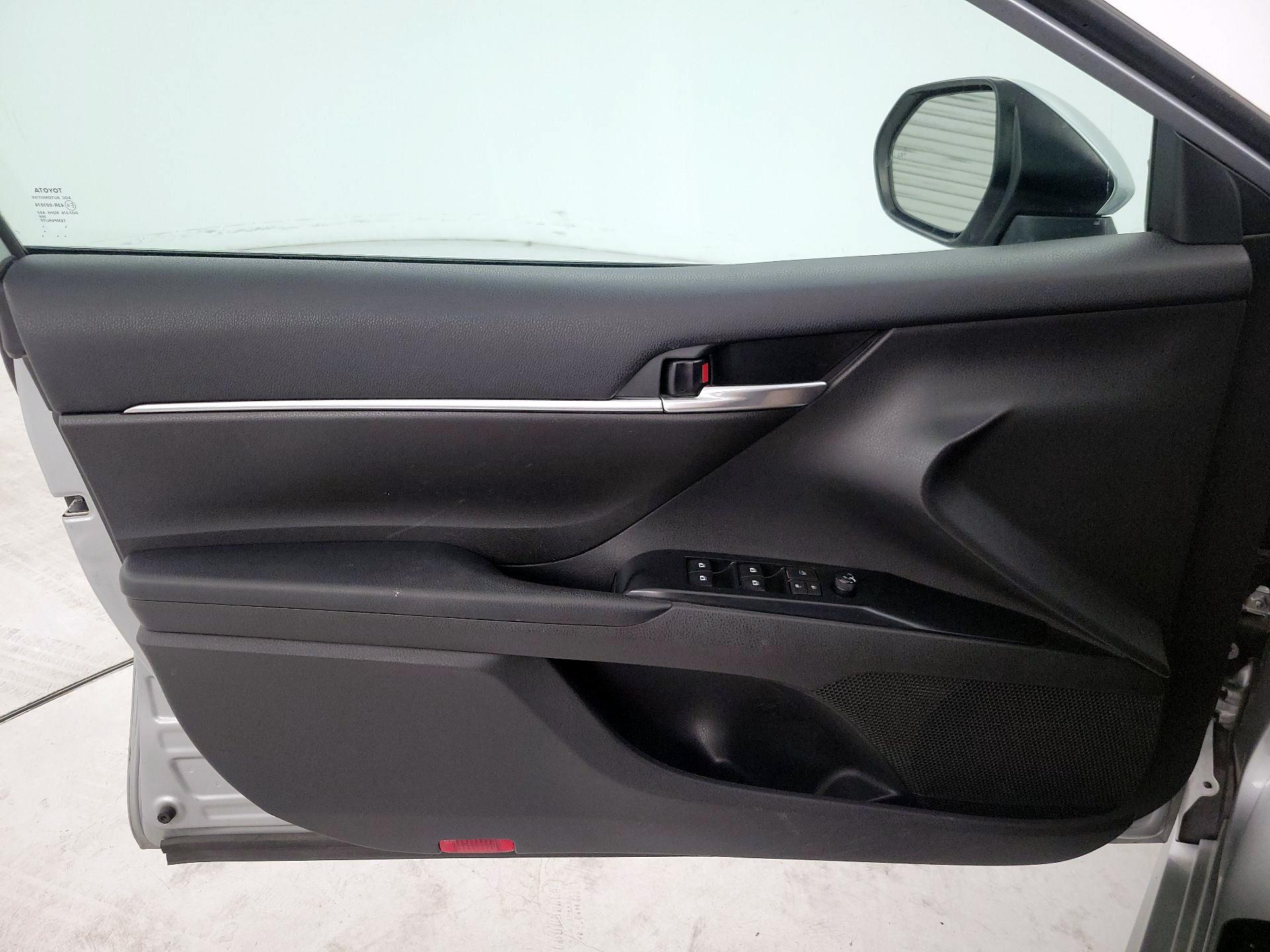 Thumbnail: 2020 Toyota Camry - 12