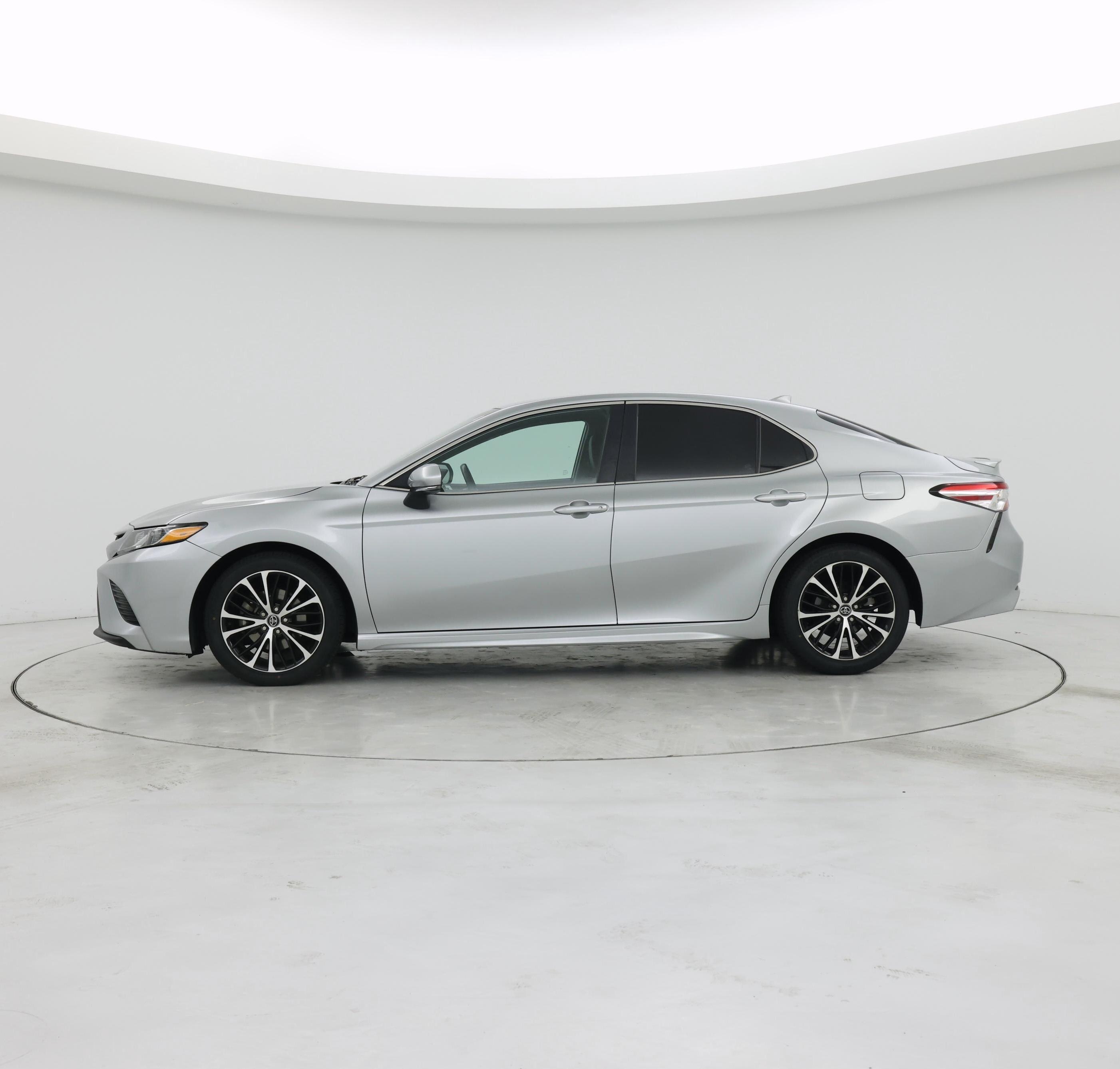 Thumbnail: 2020 Toyota Camry - 3