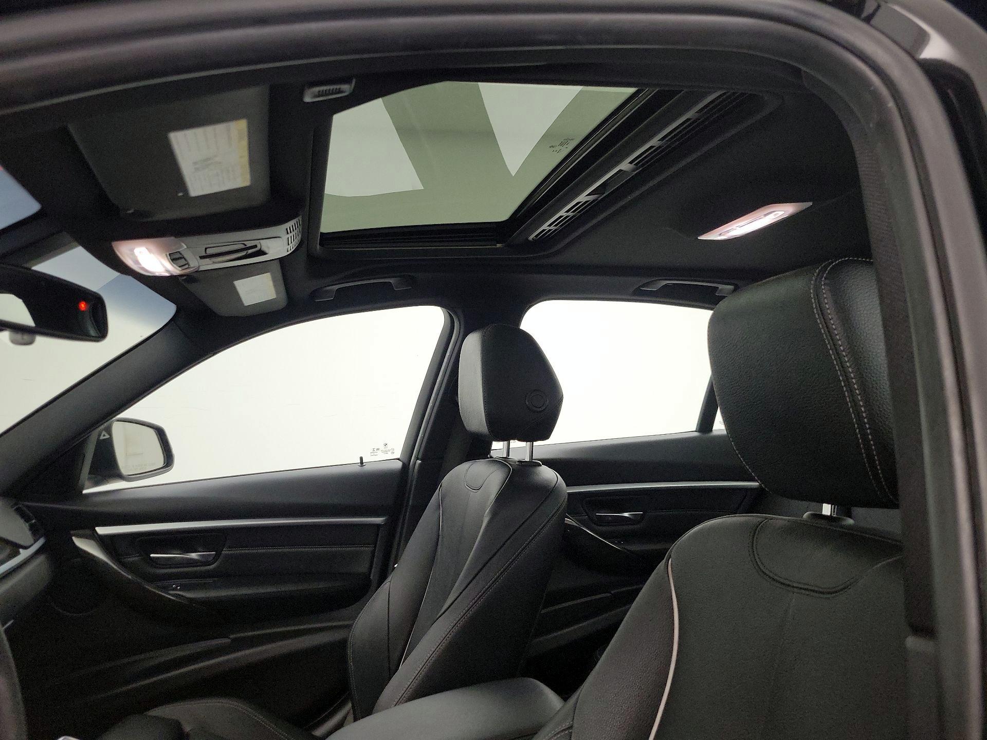 Thumbnail: 2018 BMW 3 Series - 20