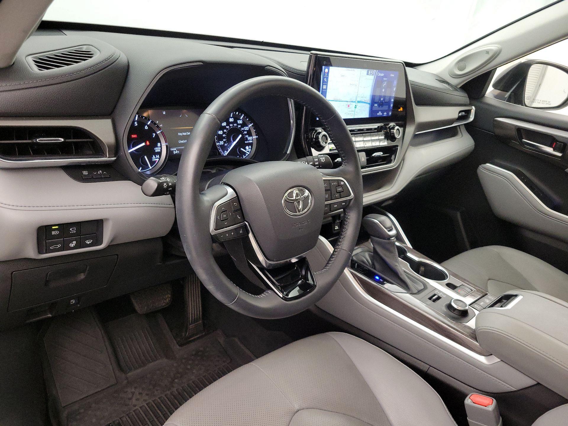 Thumbnail: 2021 Toyota Highlander - 9