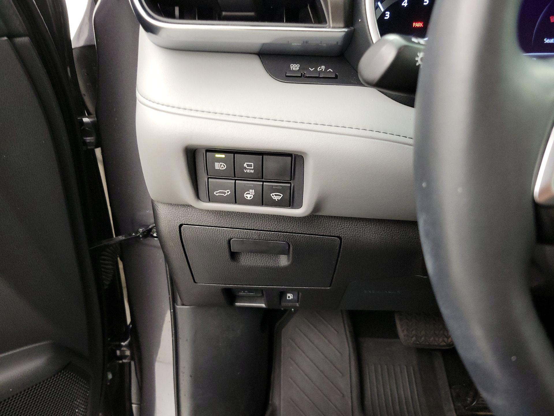 Thumbnail: 2021 Toyota Highlander - 13