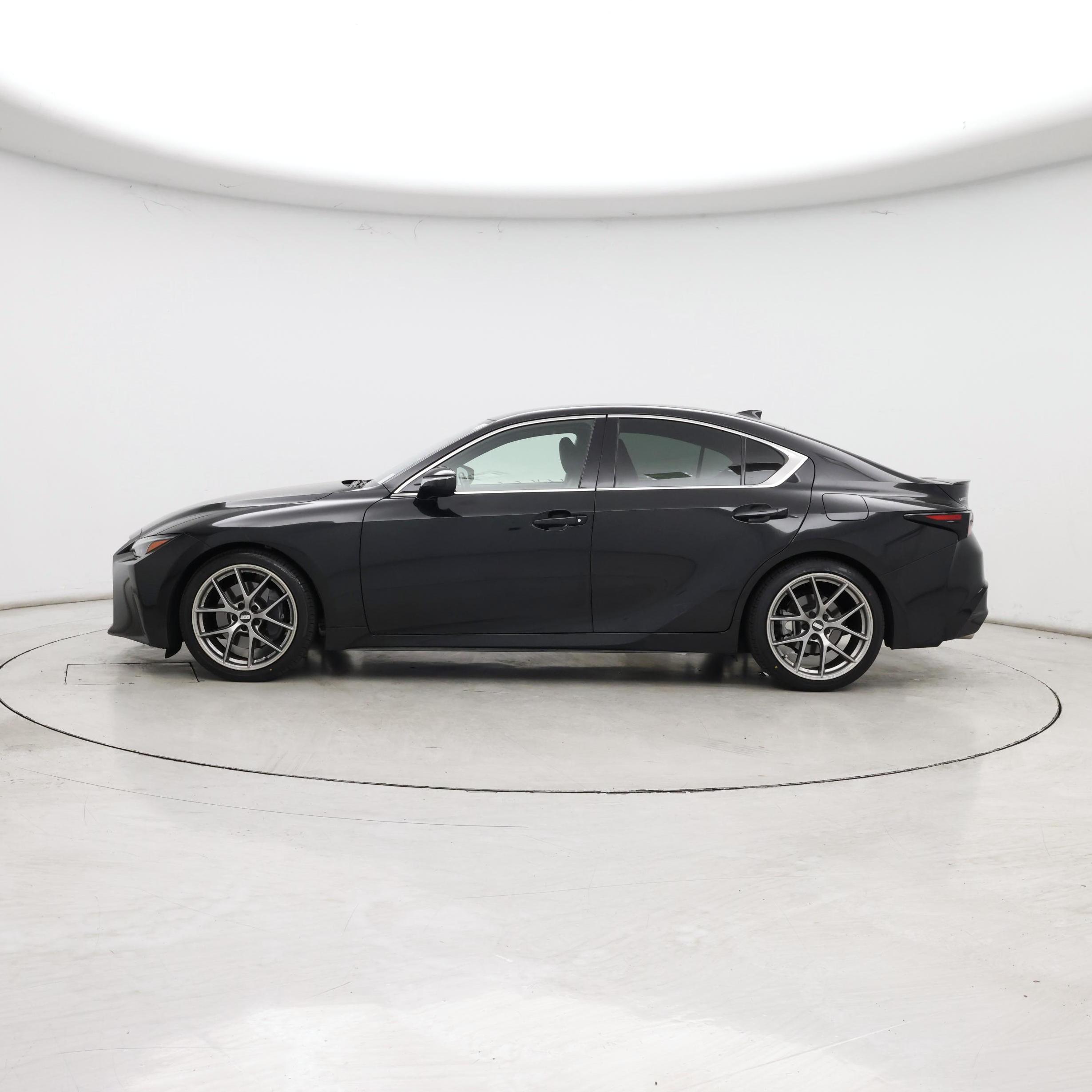 Thumbnail: 2022 Lexus IS - 3