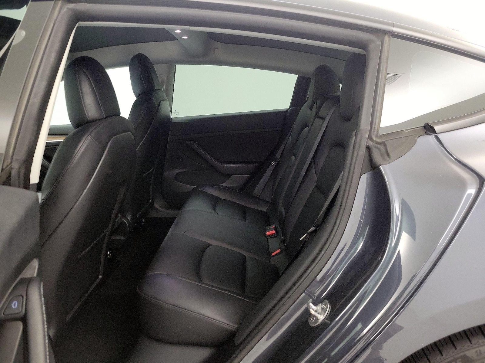 2022 Tesla Model 3 Long Range - Photo 18