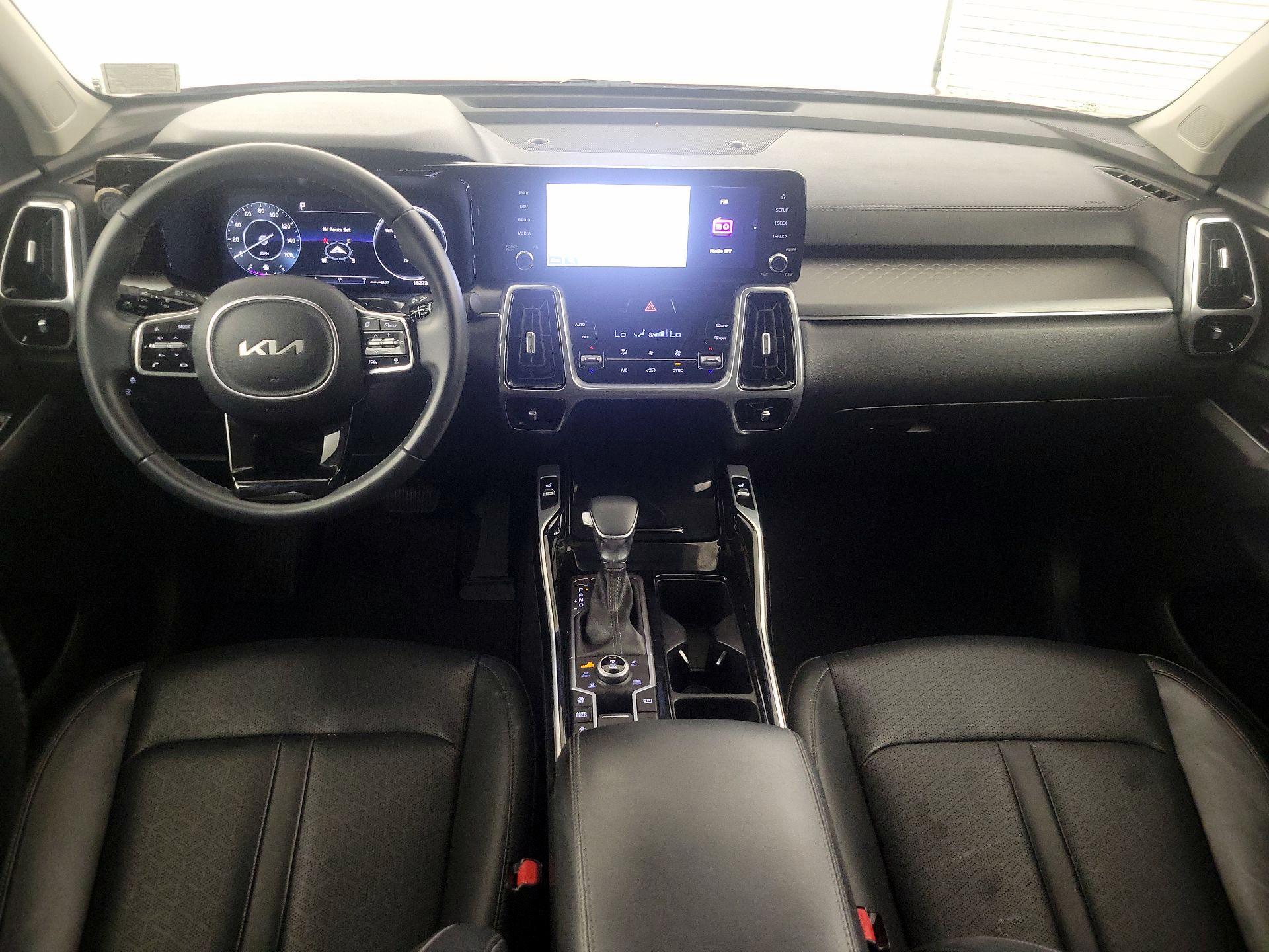 Thumbnail: 2023 Kia Sorento - 9