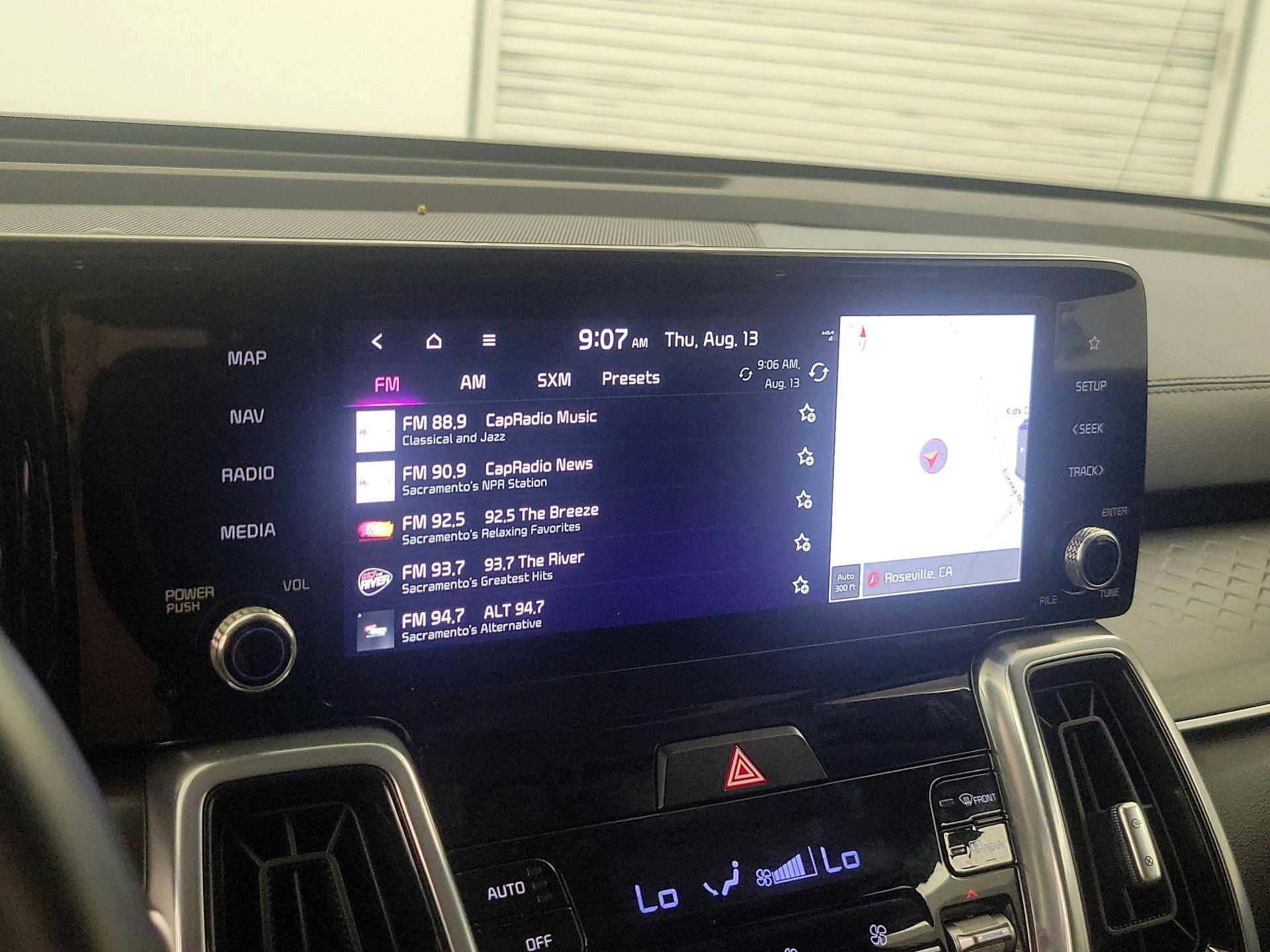 Thumbnail: 2023 Kia Sorento - 16