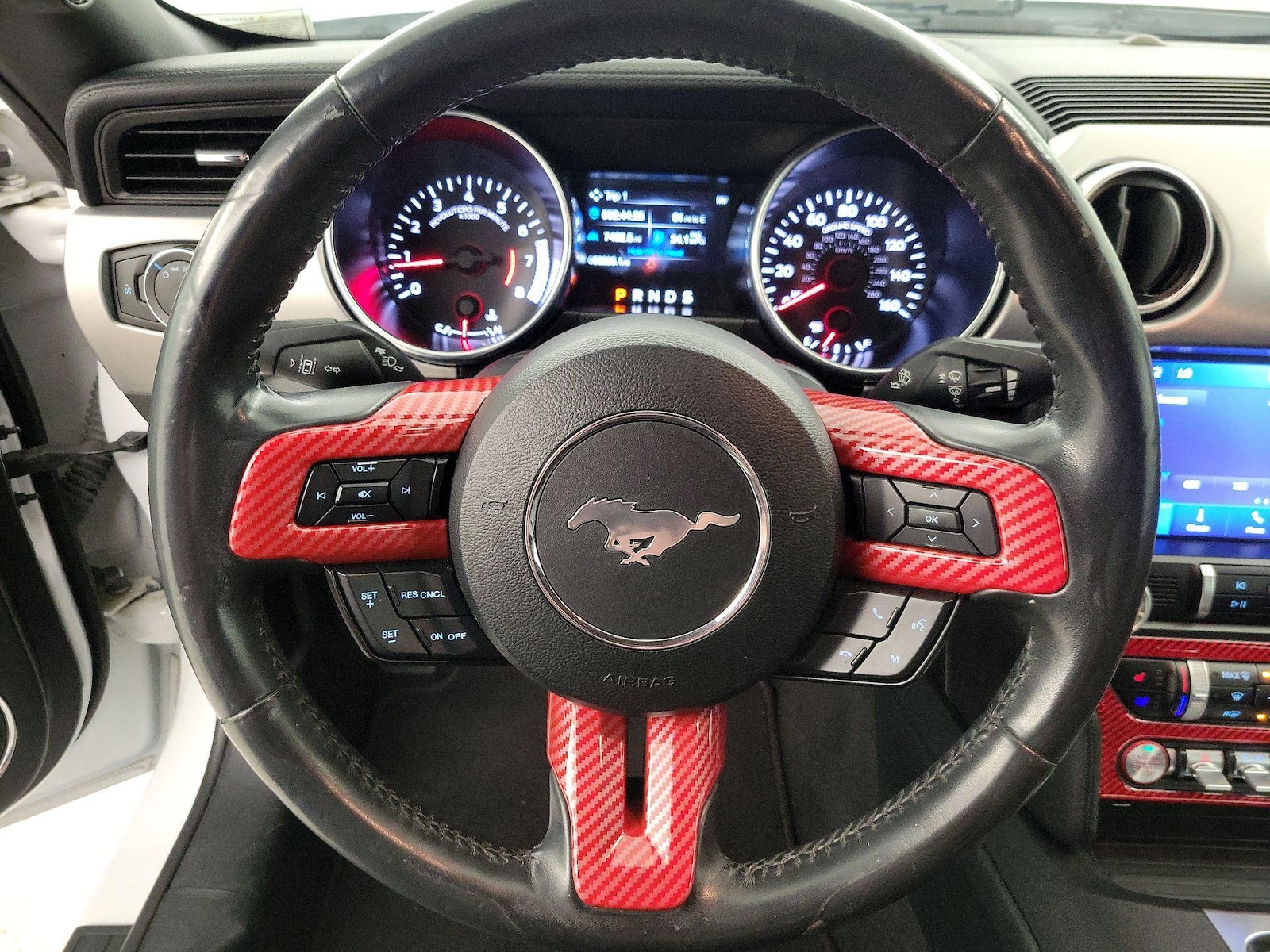 2023 Ford Mustang EcoBoost - Photo 9