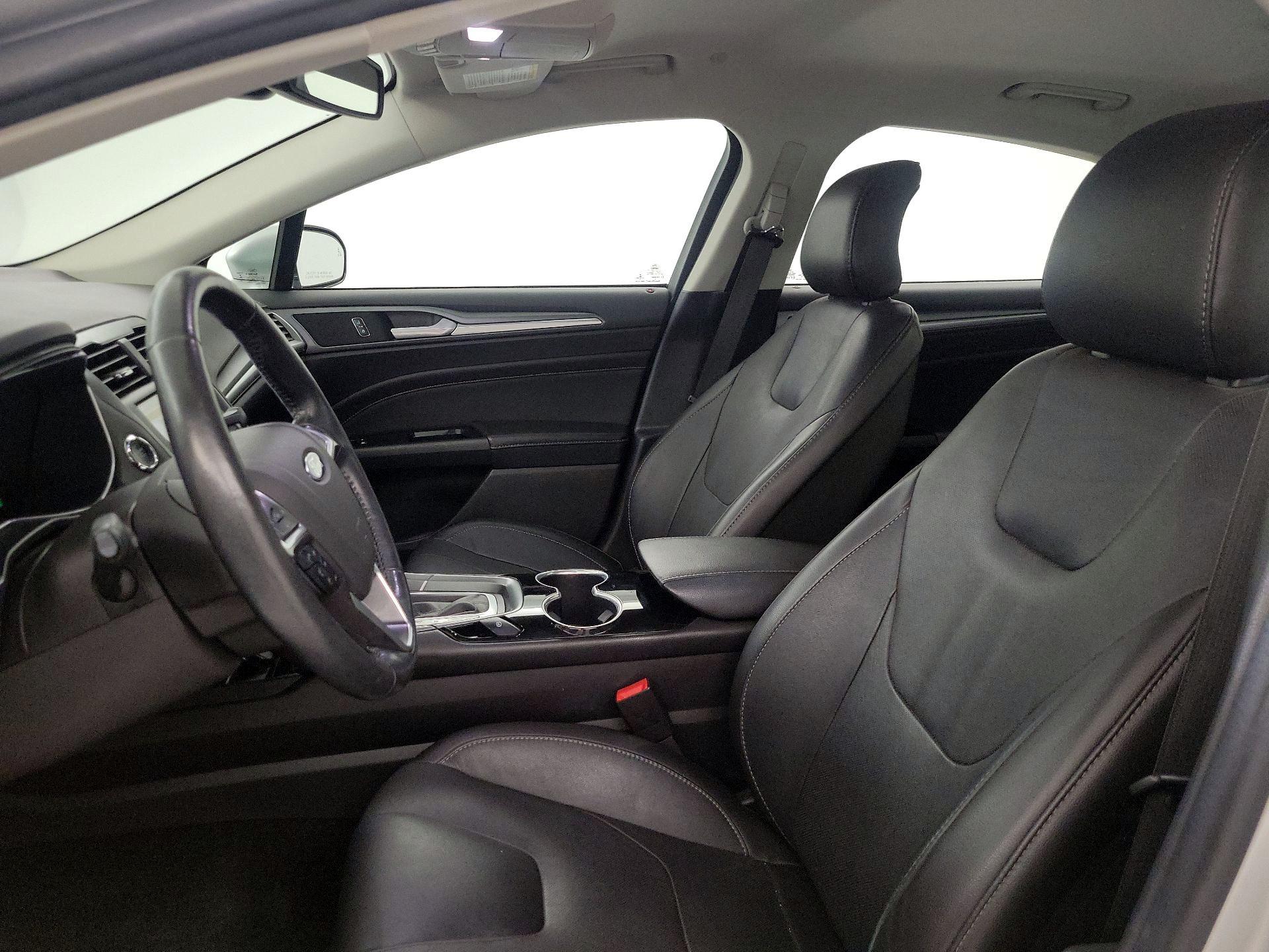 Thumbnail: 2016 Ford Fusion - 11