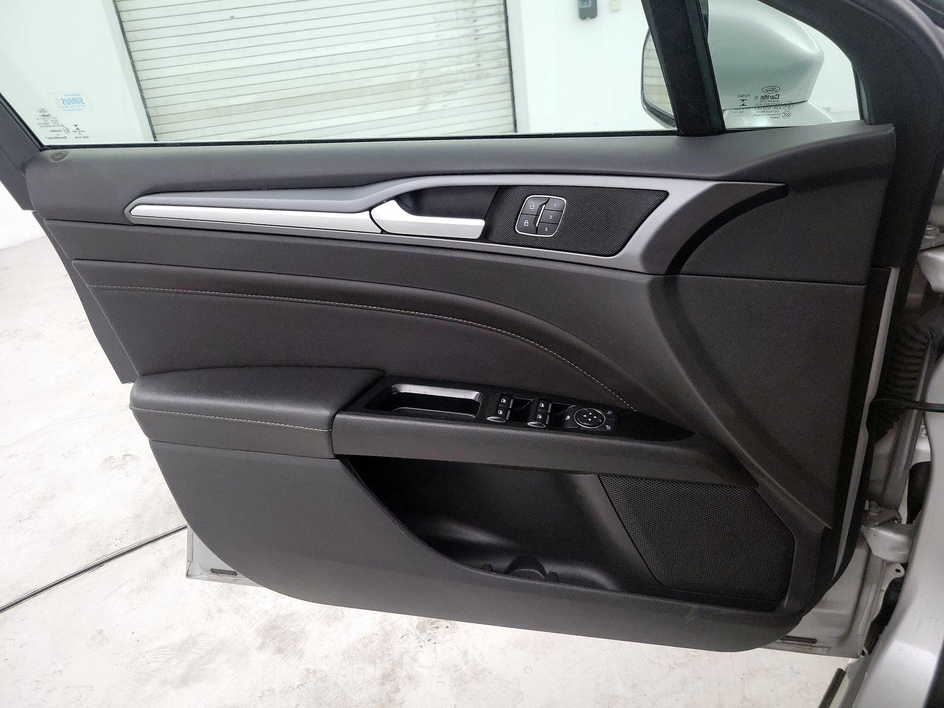 Thumbnail: 2016 Ford Fusion - 12