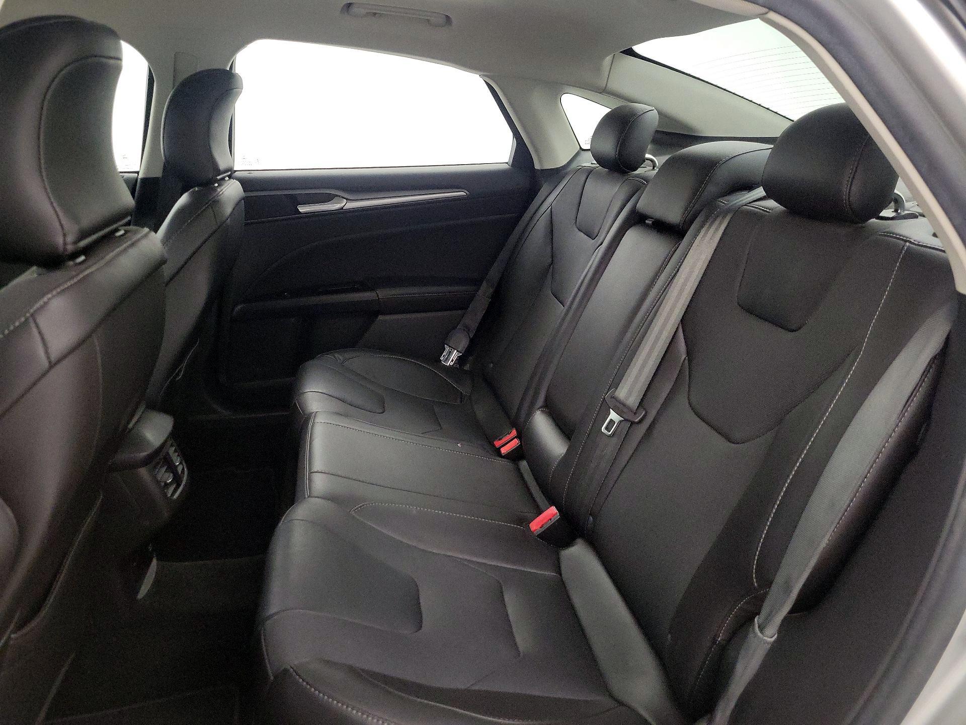 Thumbnail: 2016 Ford Fusion - 19