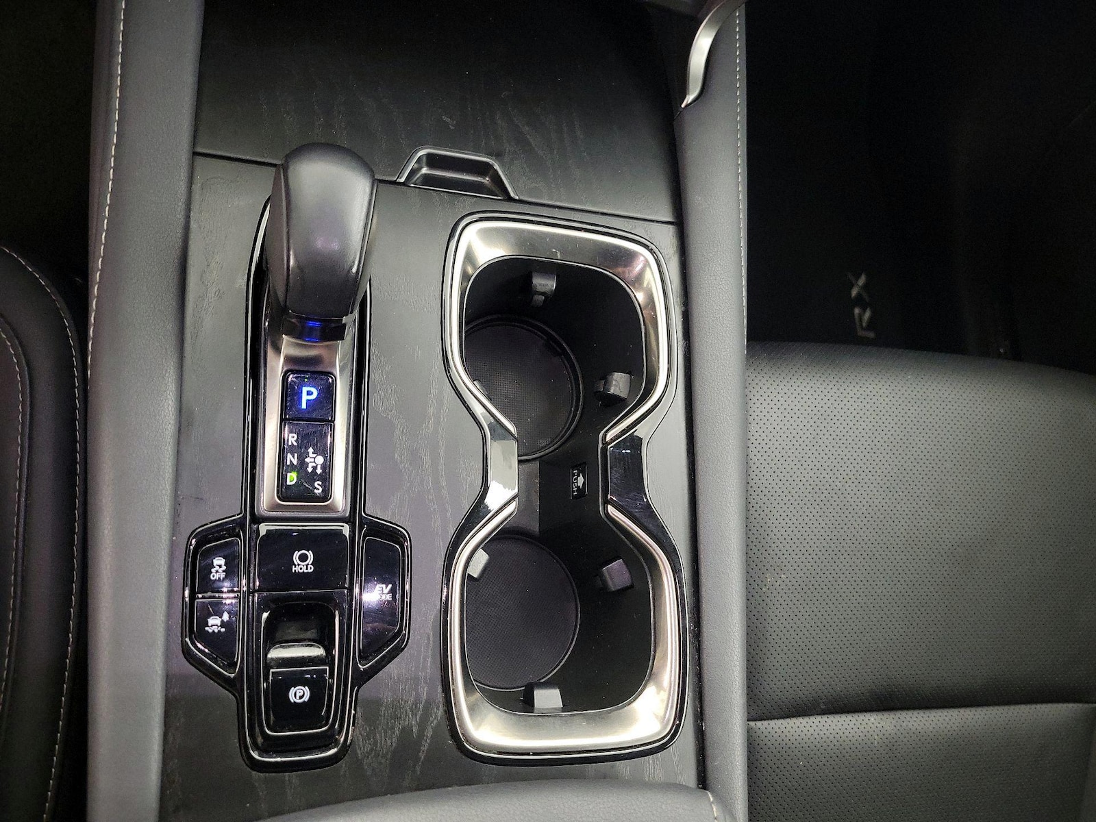 2023 Lexus RX Hybrid 350h - Photo 18