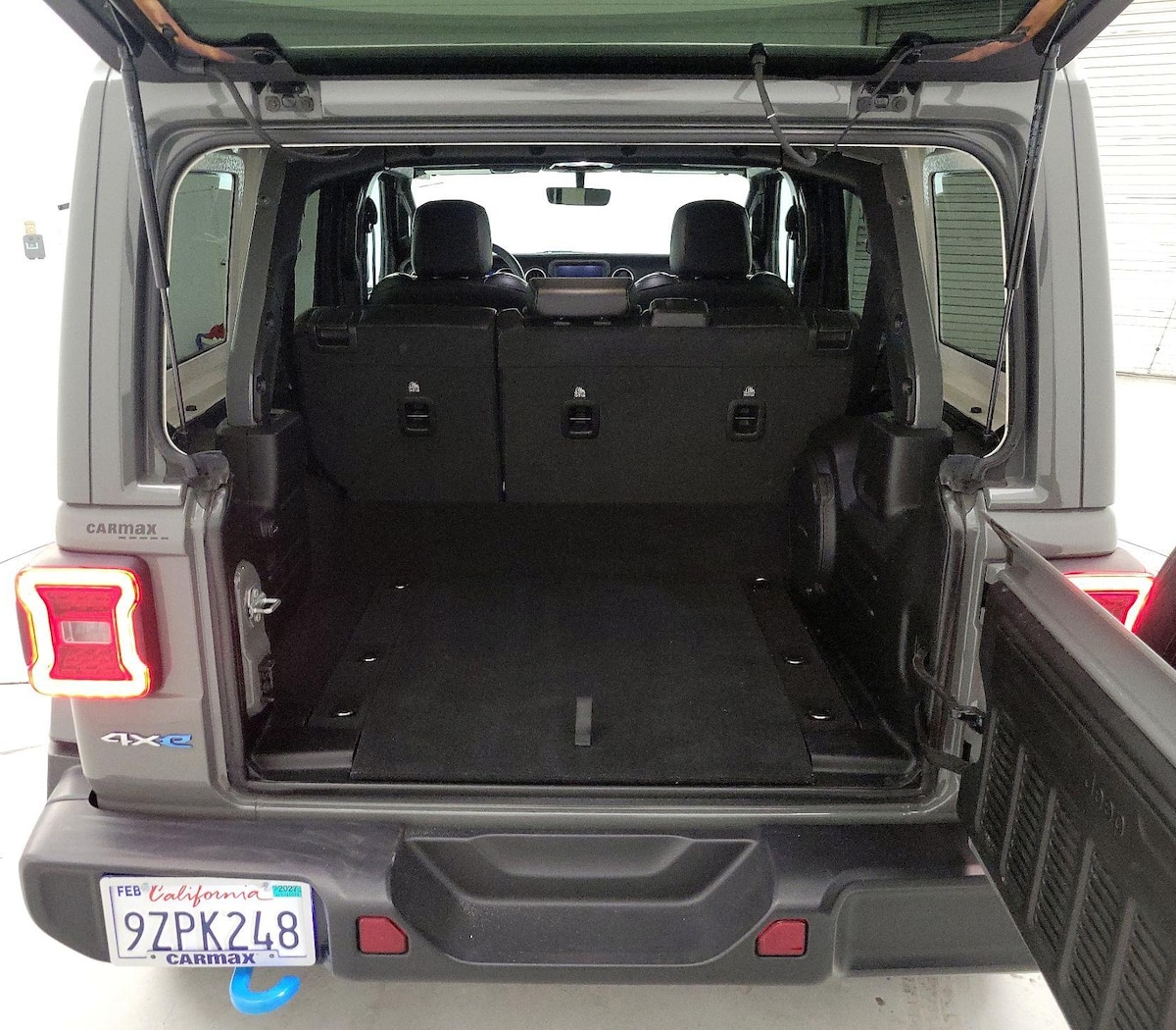 Trunk/Cargo (Seats Up)