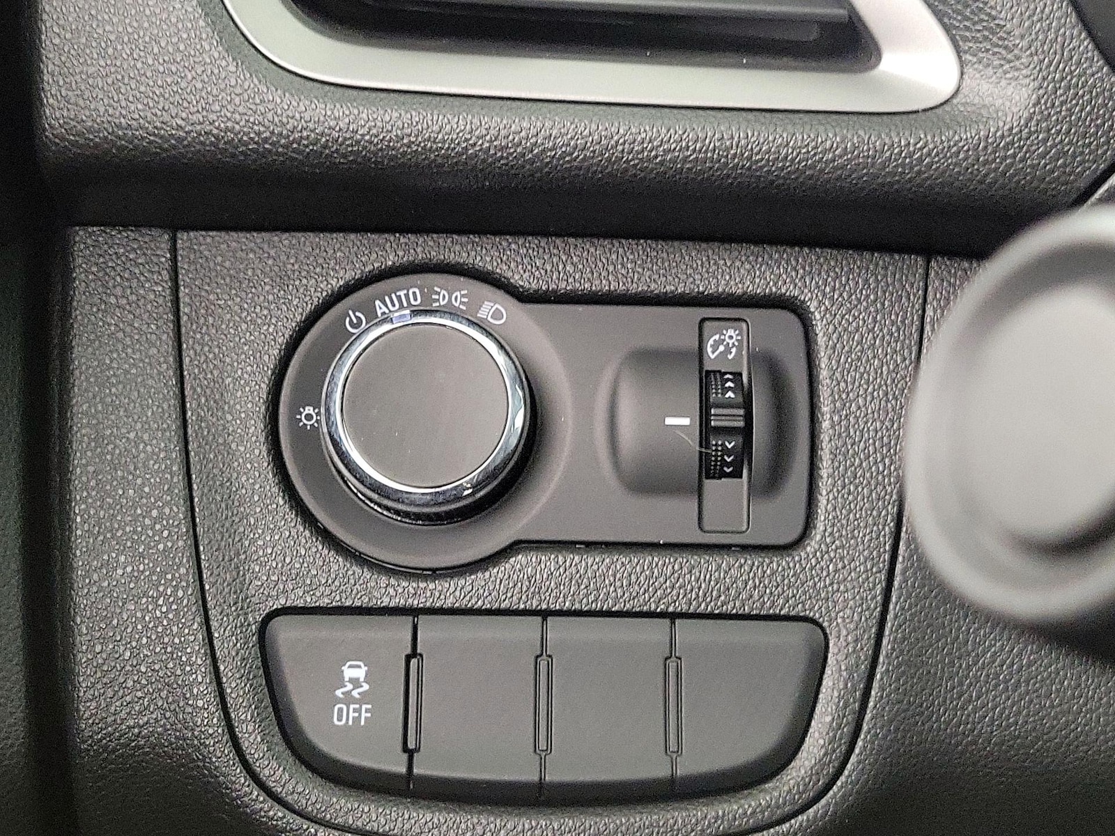 2021 Chevrolet Spark LS - Photo 14