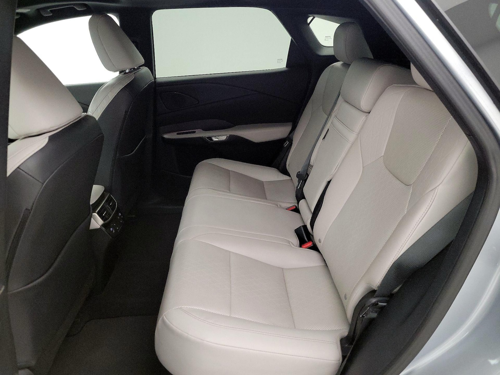 Rear A/C Seat(s)