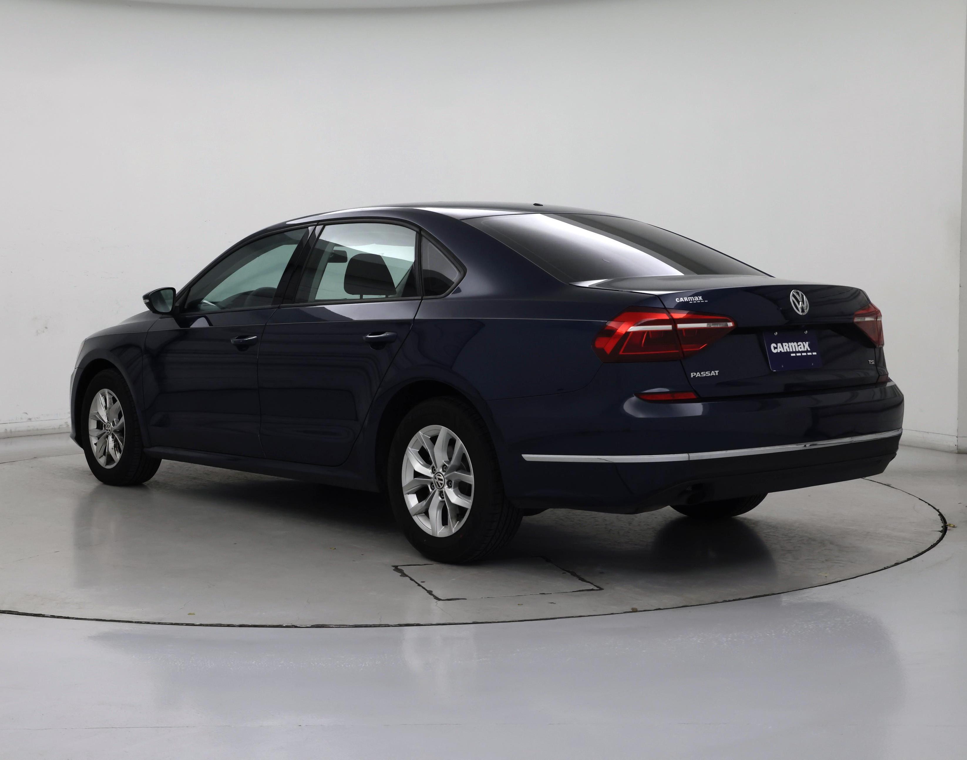 Thumbnail: 2018 Volkswagen Passat - 2
